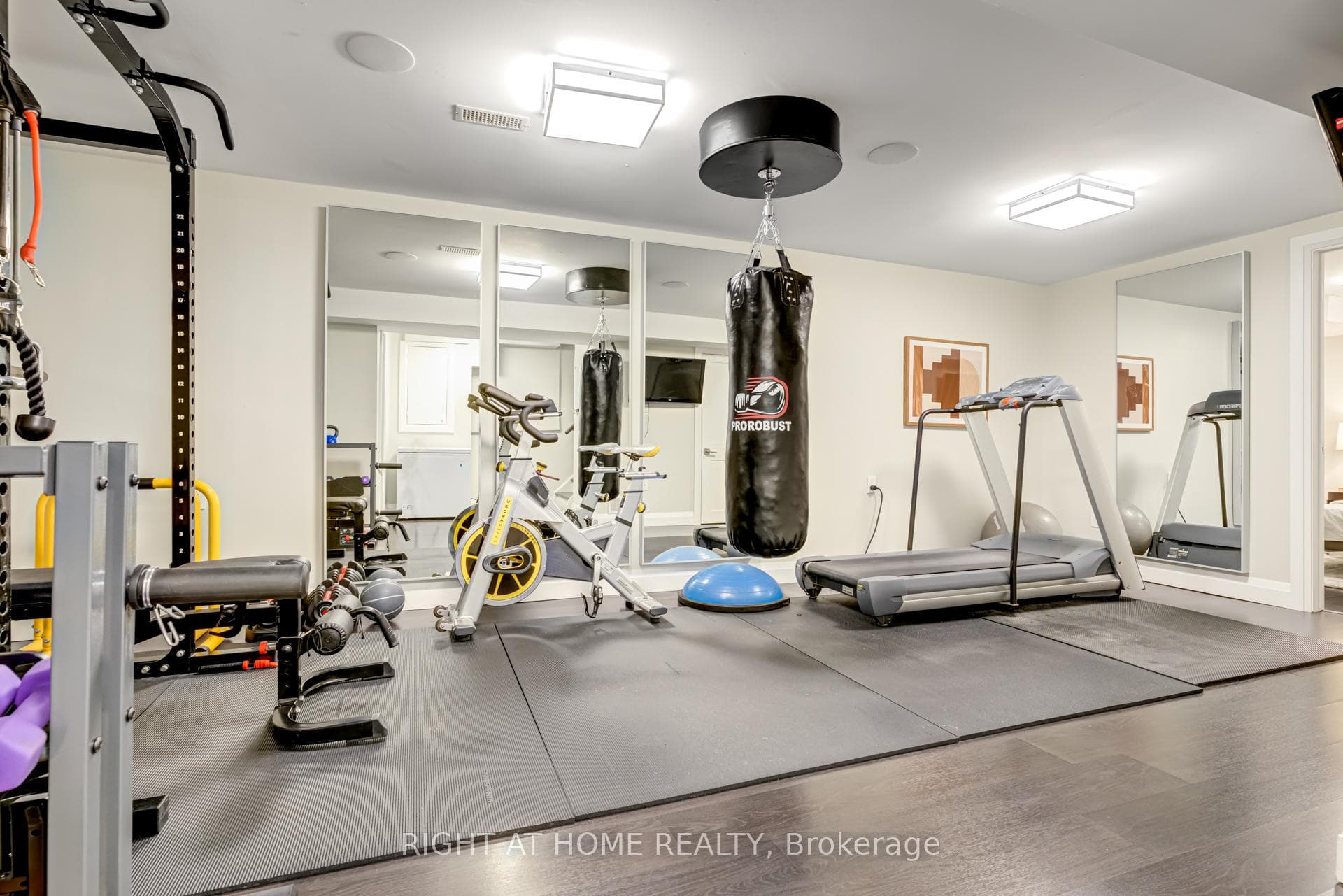 10 Capilano Court photo 28