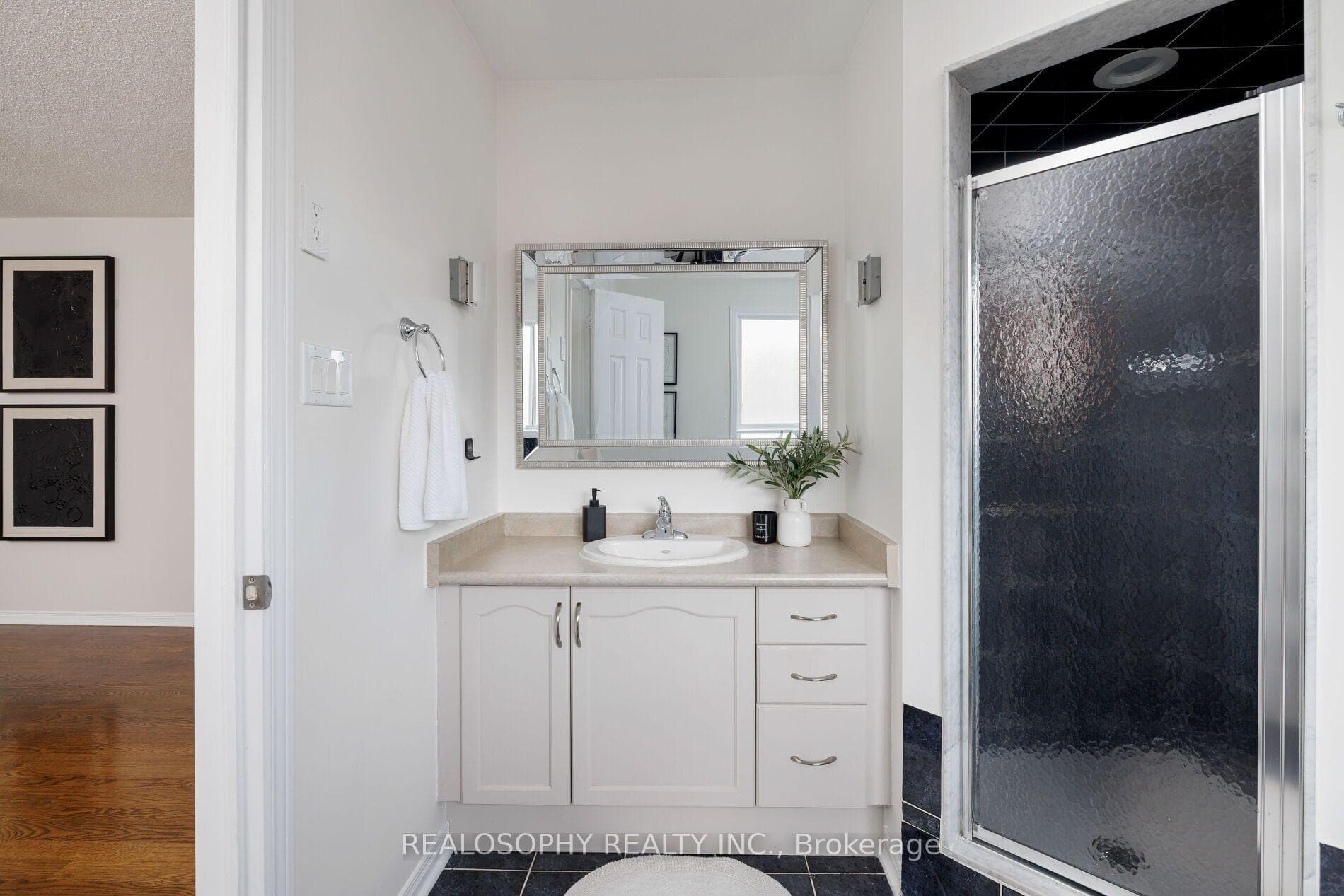 55 Dylan Street photo 18