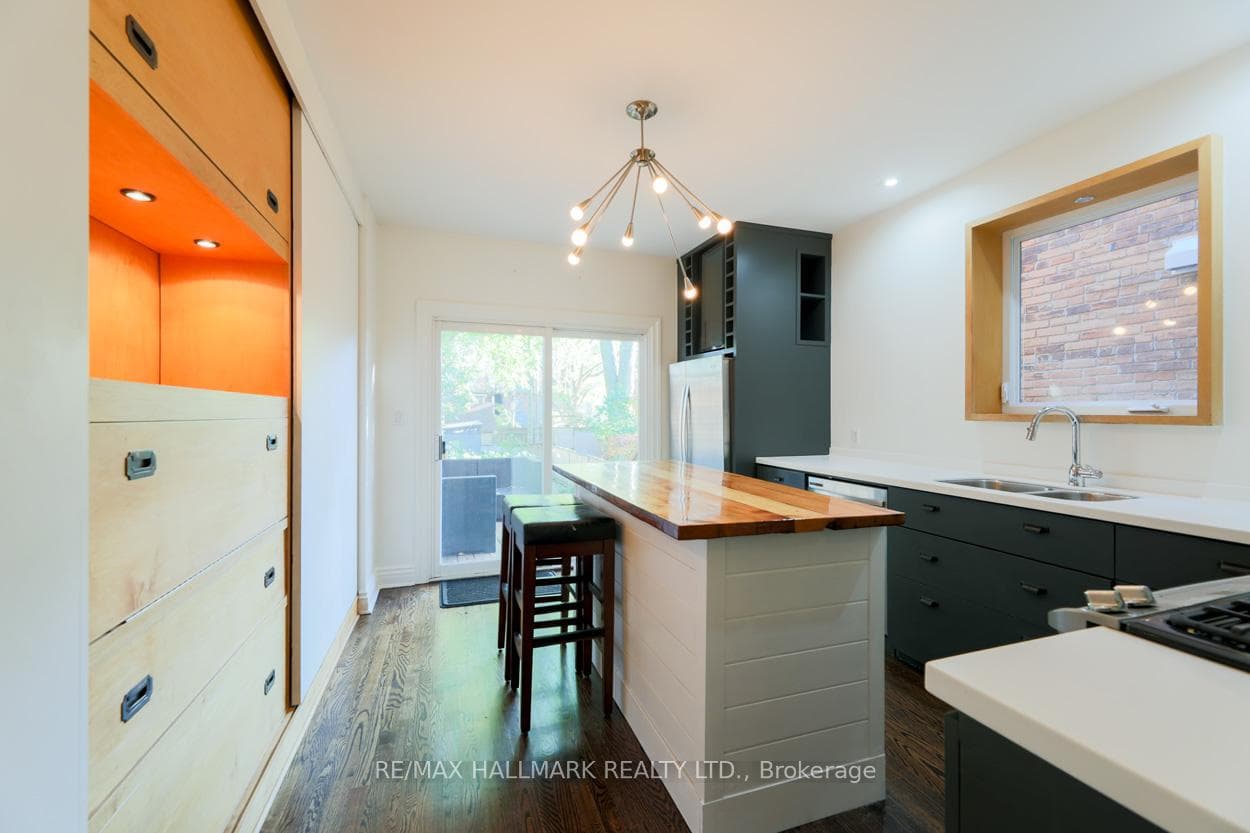 239 Bain Avenue photo 12