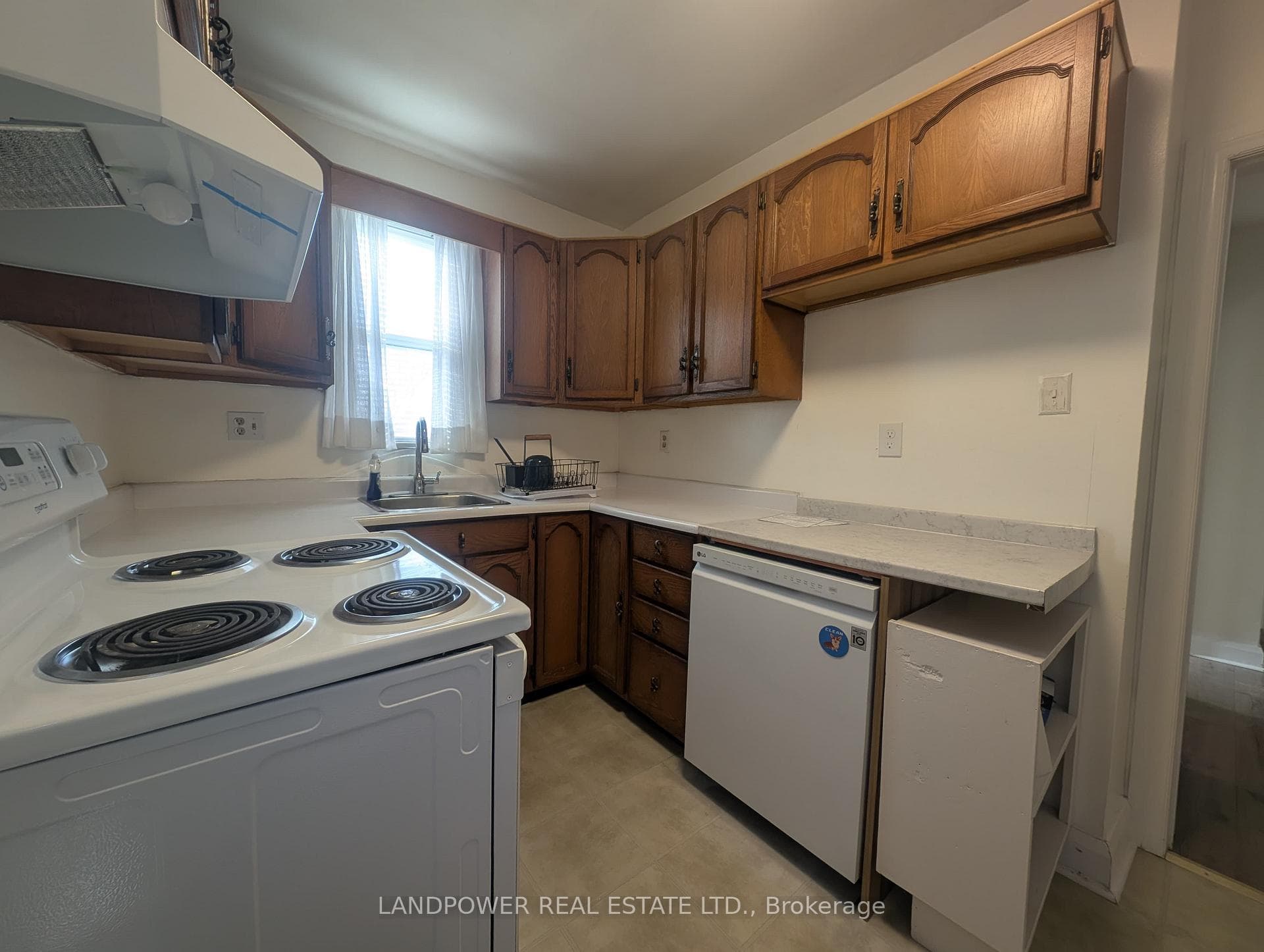 32 Highland Hill photo 5