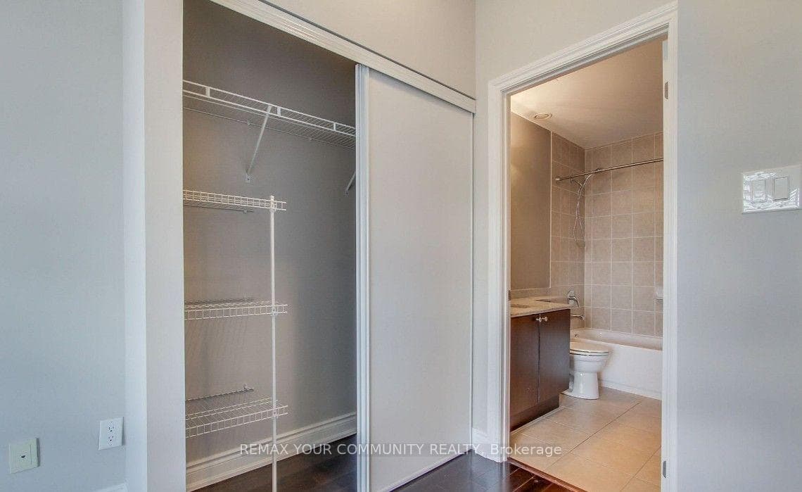 10211 Keele Street Unit 211 photo 14