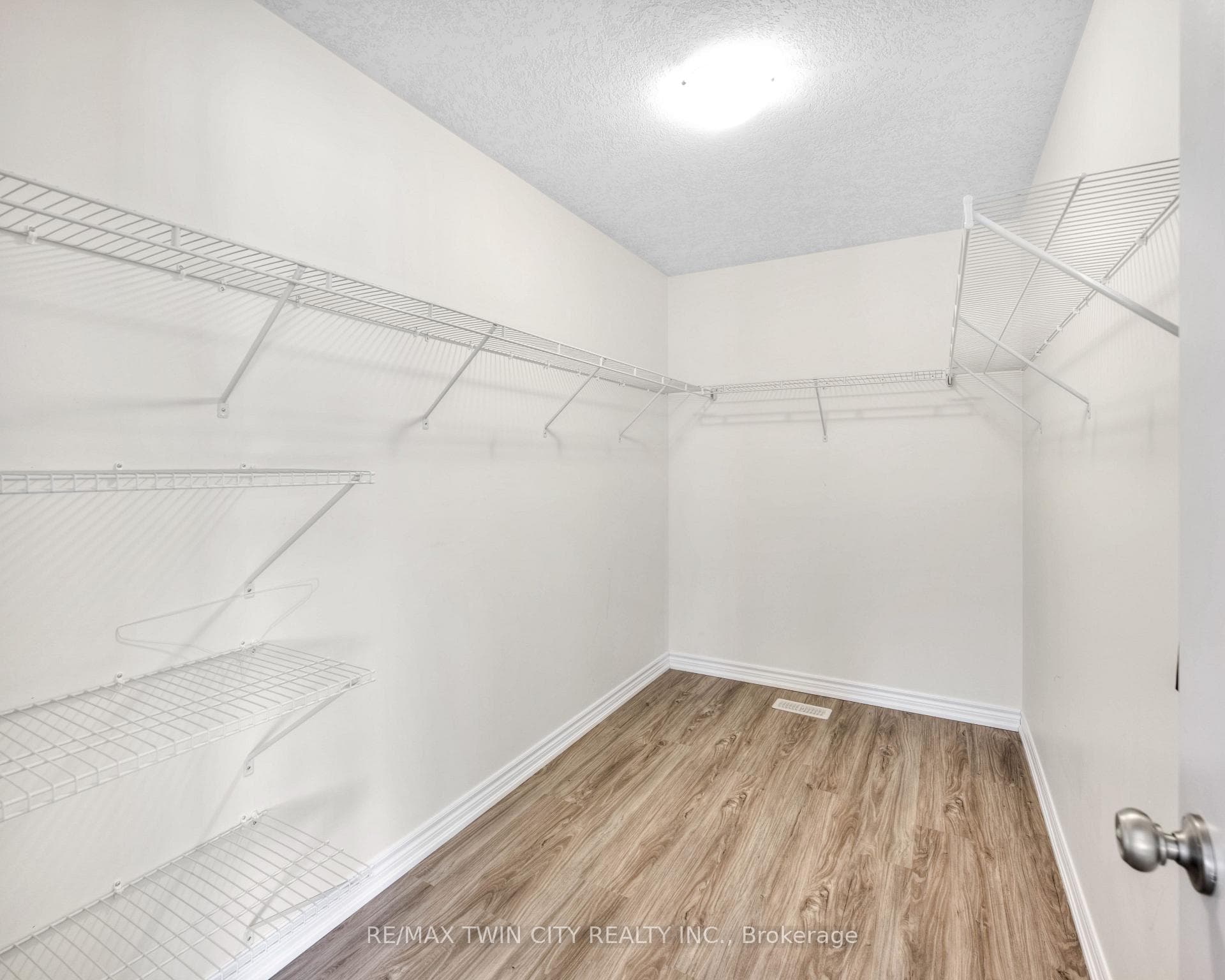 144 Cinnamon Fern Street photo 26