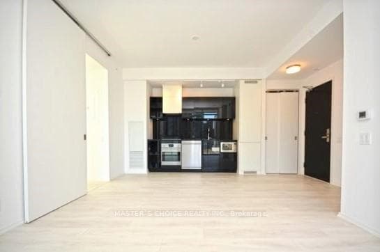 125 Peter Street Unit 809 photo 5
