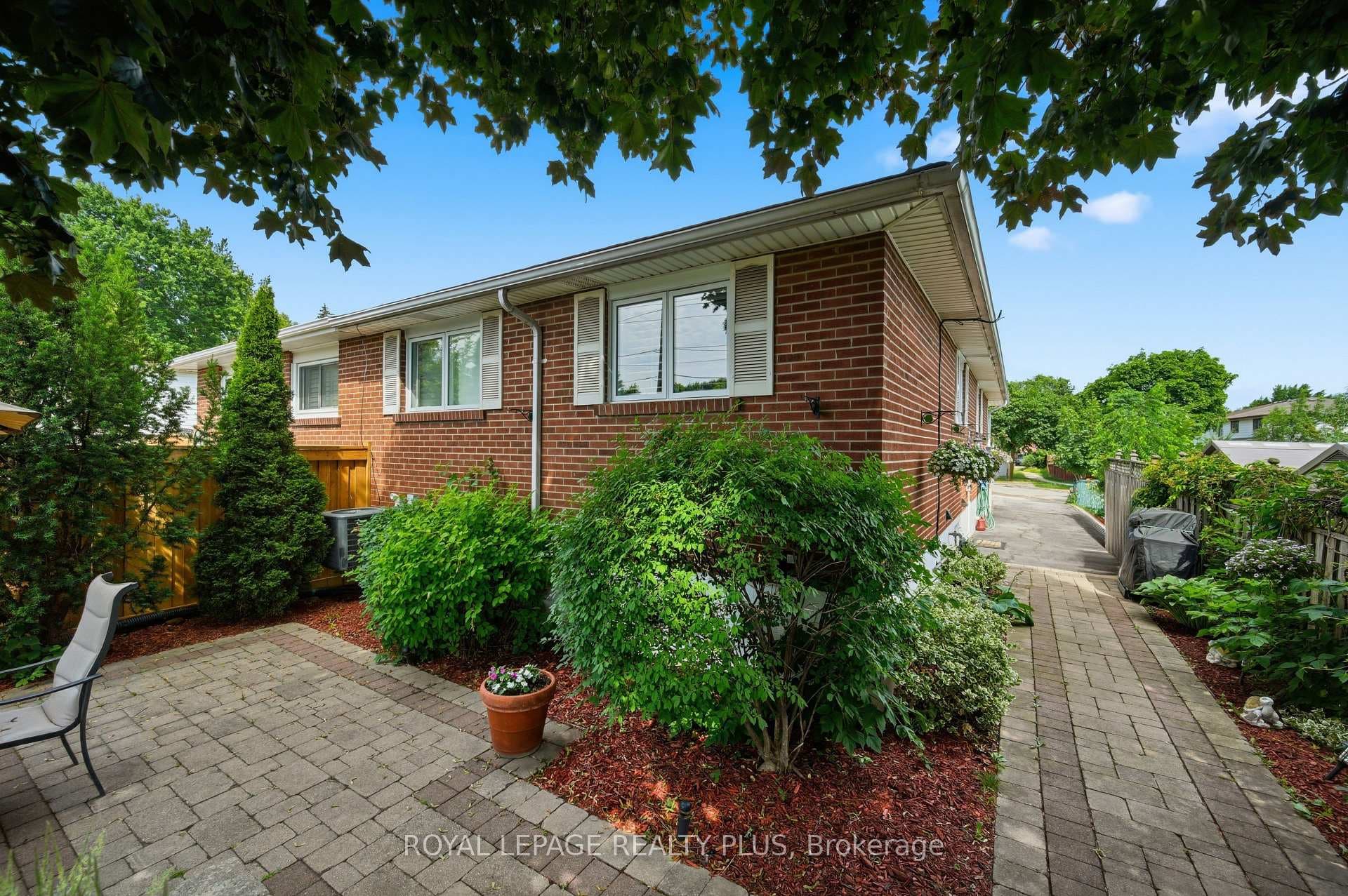 6 Merrydrew Court photo 41