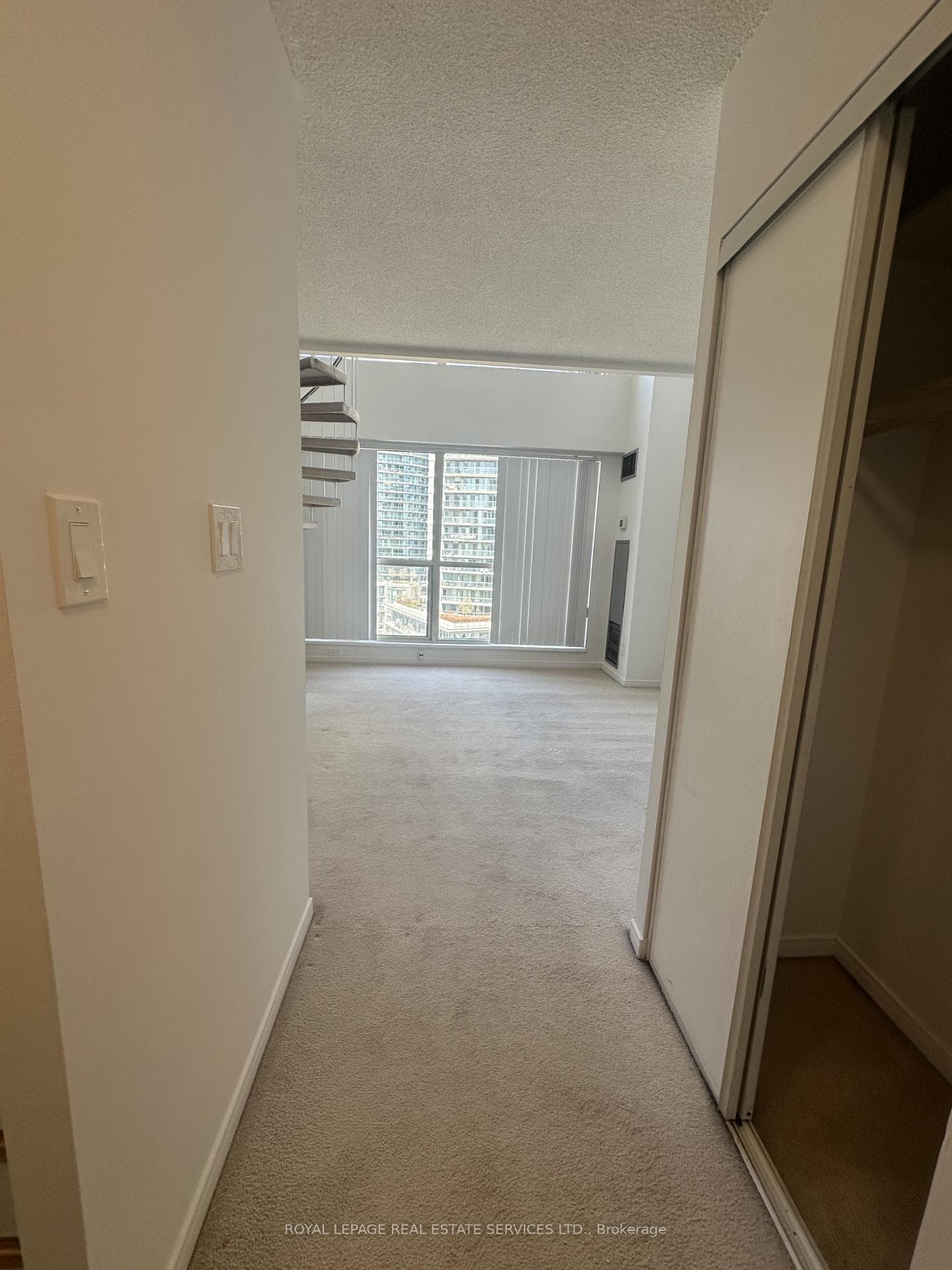 2261 Lake Shore Boulevard Unit 1105 photo 2