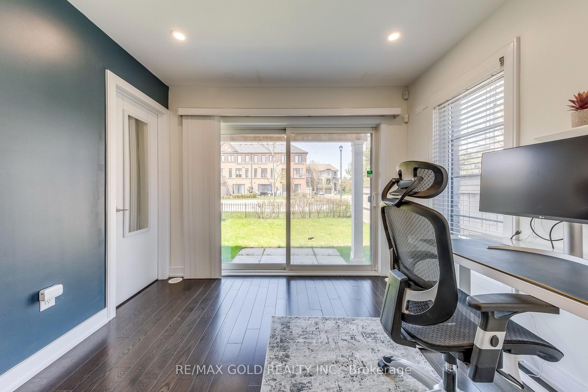 561 Mermaid Crescent photo 7