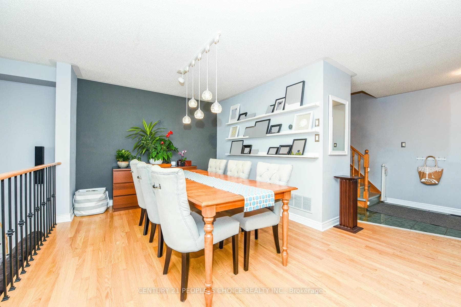 2343 Bankside Drive photo 4