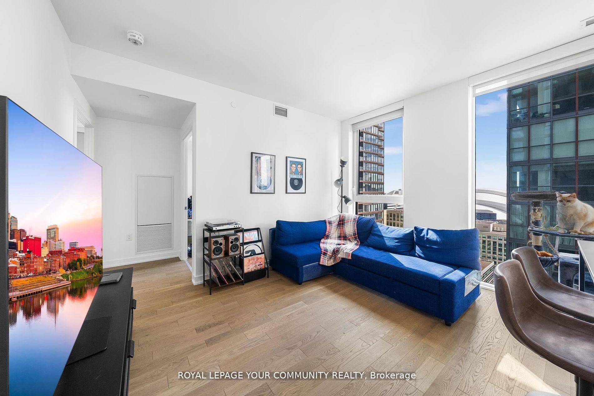 357 king Street Unit 2208 photo 12
