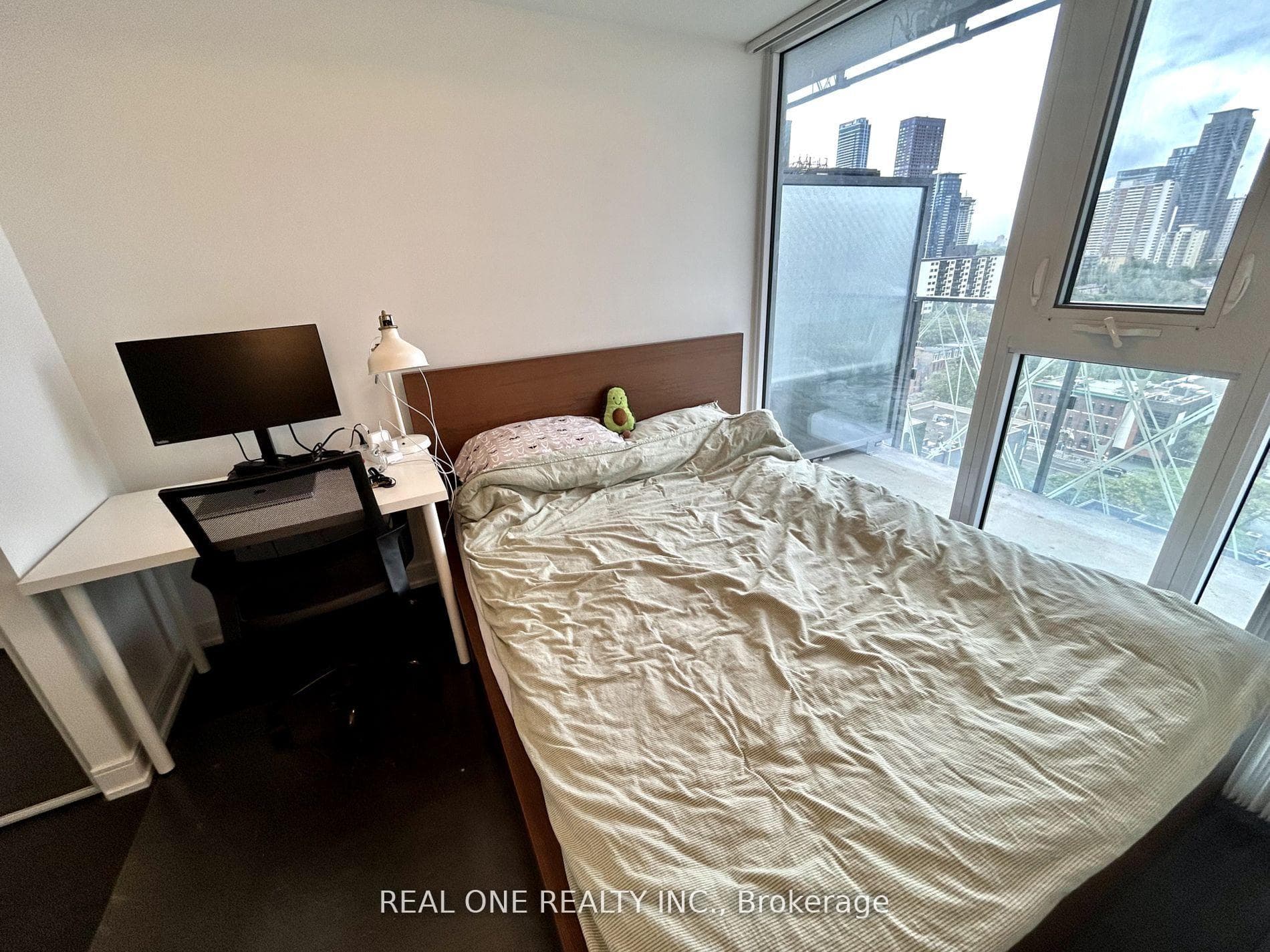 50 Wellesley Street Unit 1806 photo 7