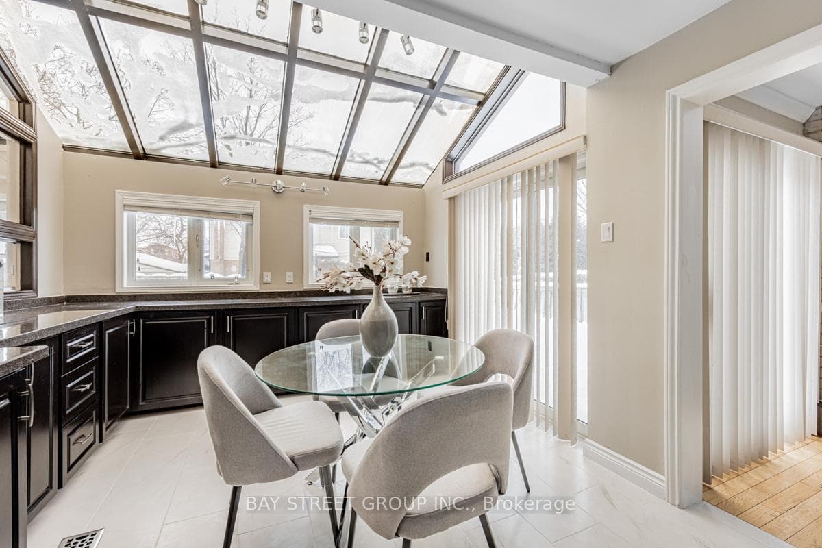 220 Larkin Avenue photo 15