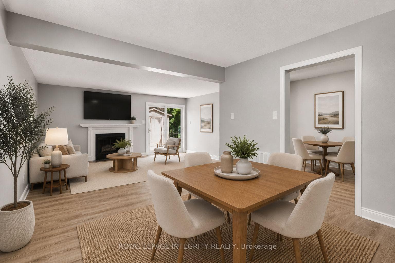Virtually staged - Fireplace not functional