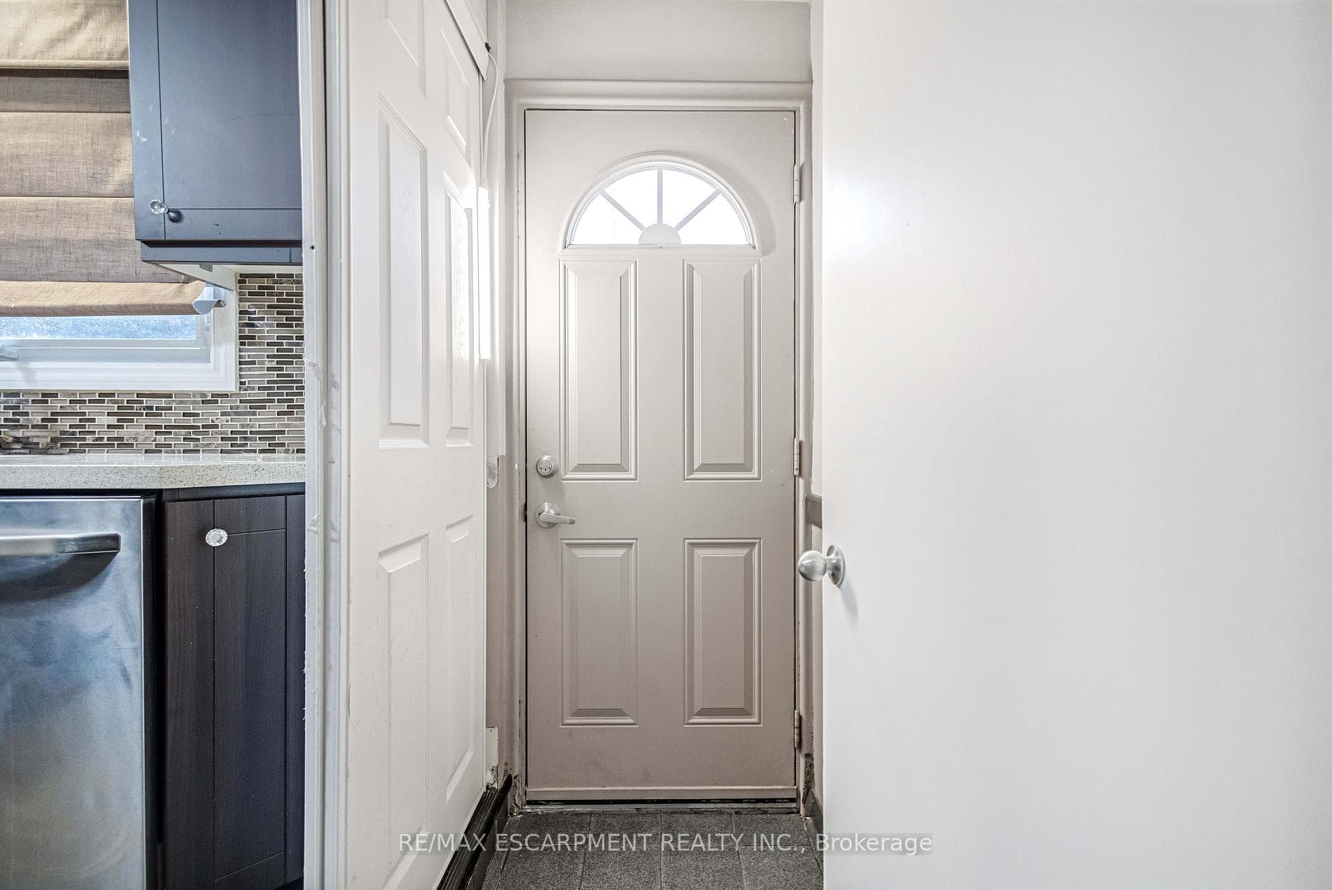 85 Ranchdale Drive photo 24