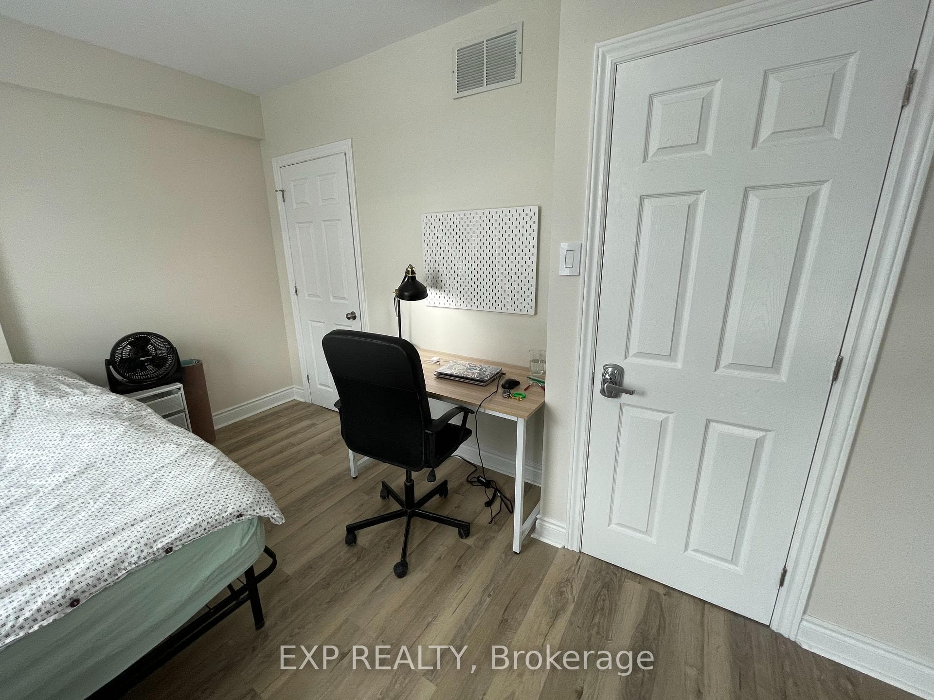 451 Sunnyside Avenue photo 21