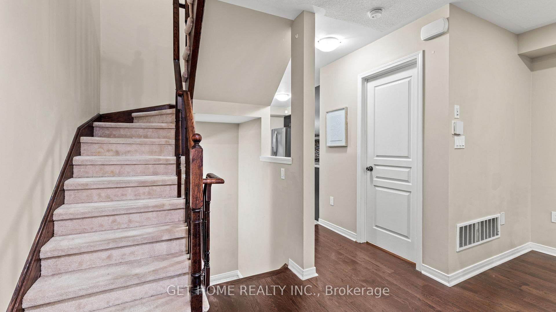 21 Benjamin Way photo 14