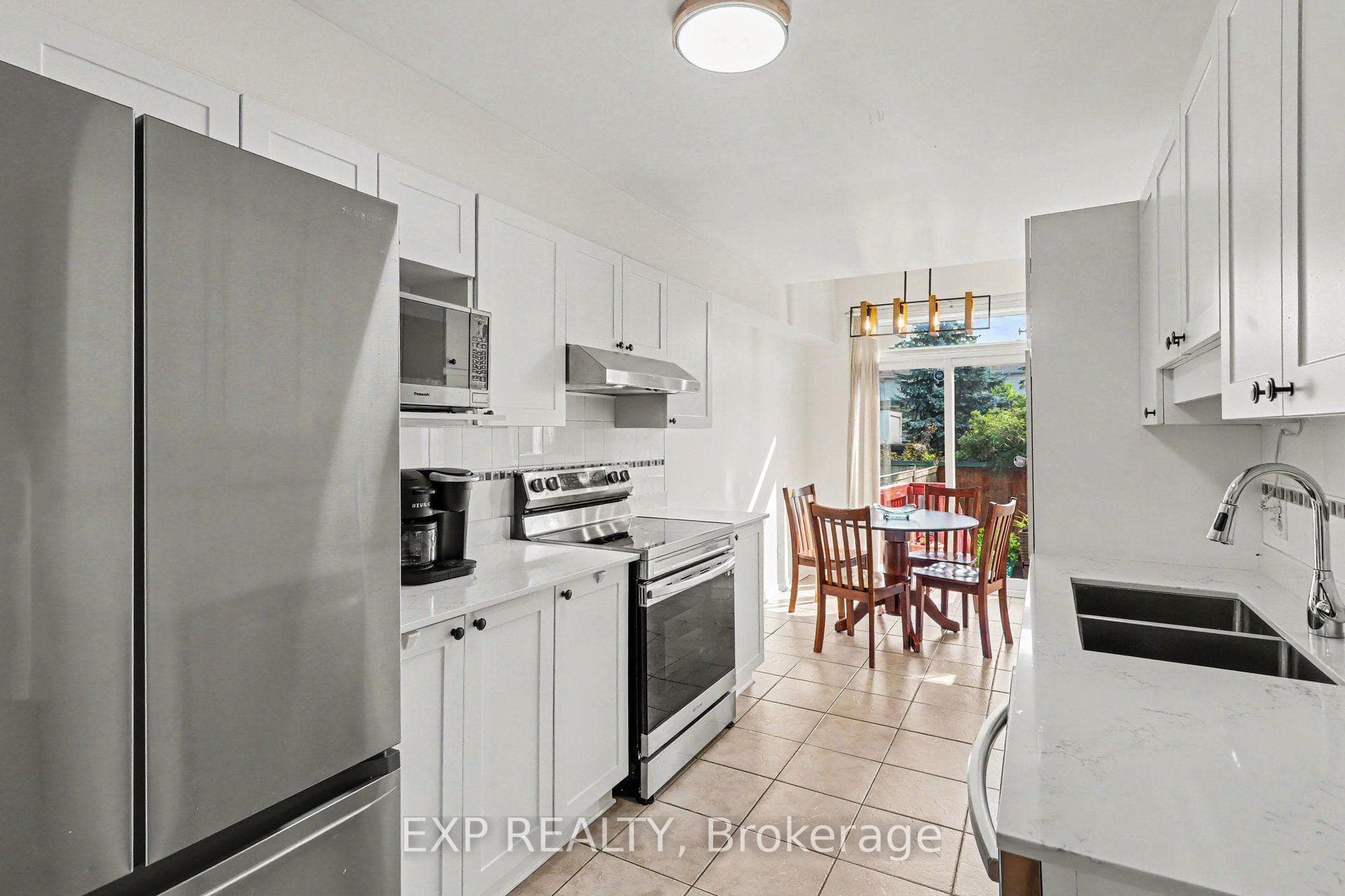 203 Duntroon Circle photo 12