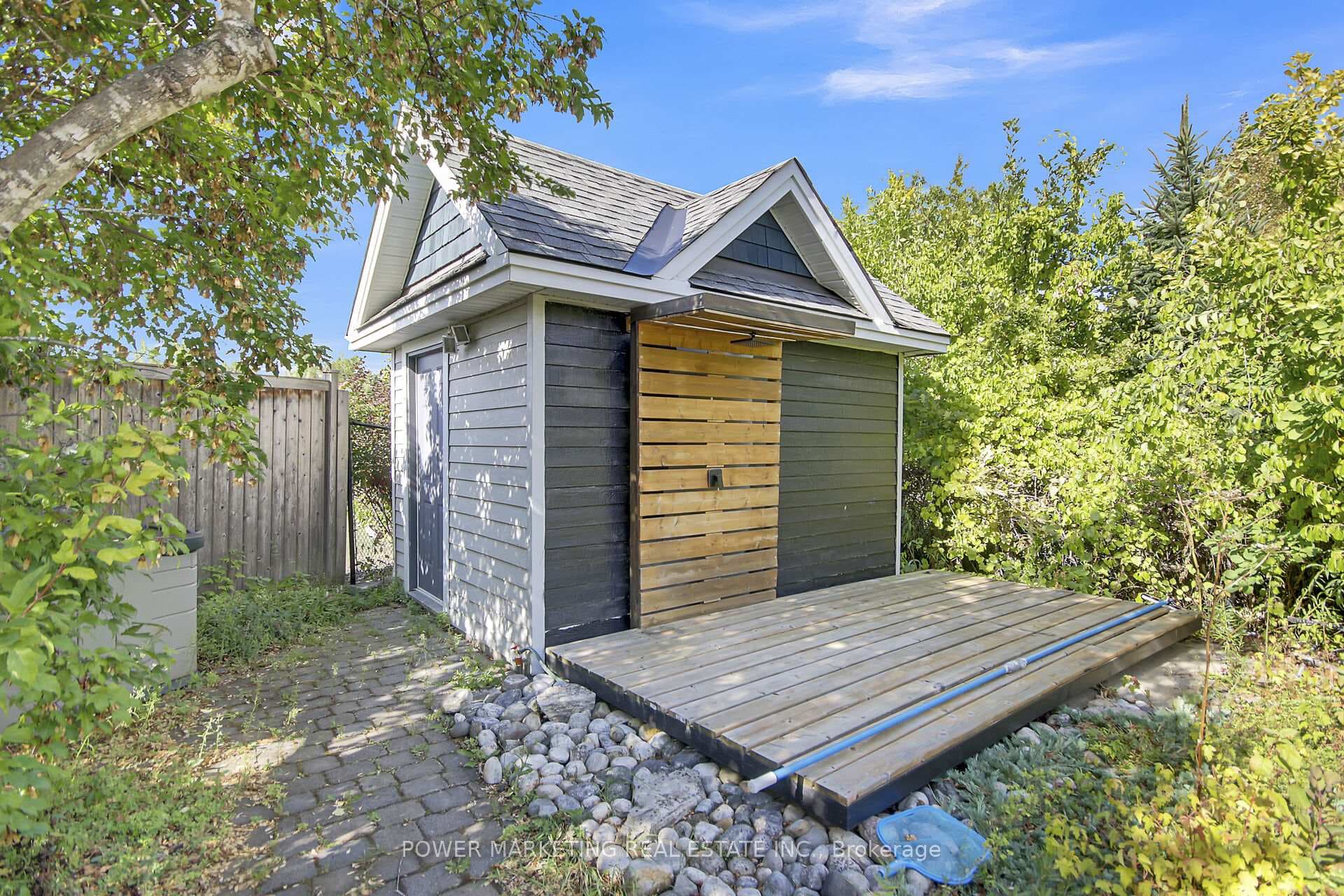 15 MARWOOD Court photo 44