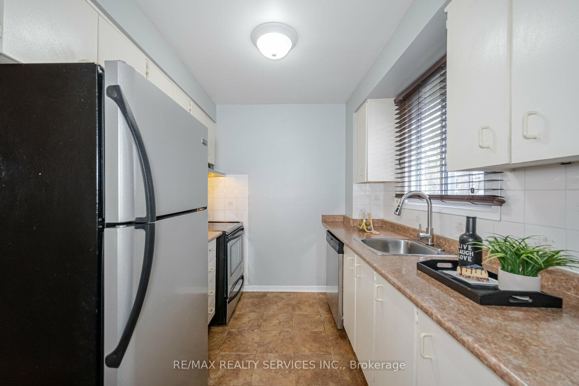 45 Ellis Drive Unit 45 photo 18