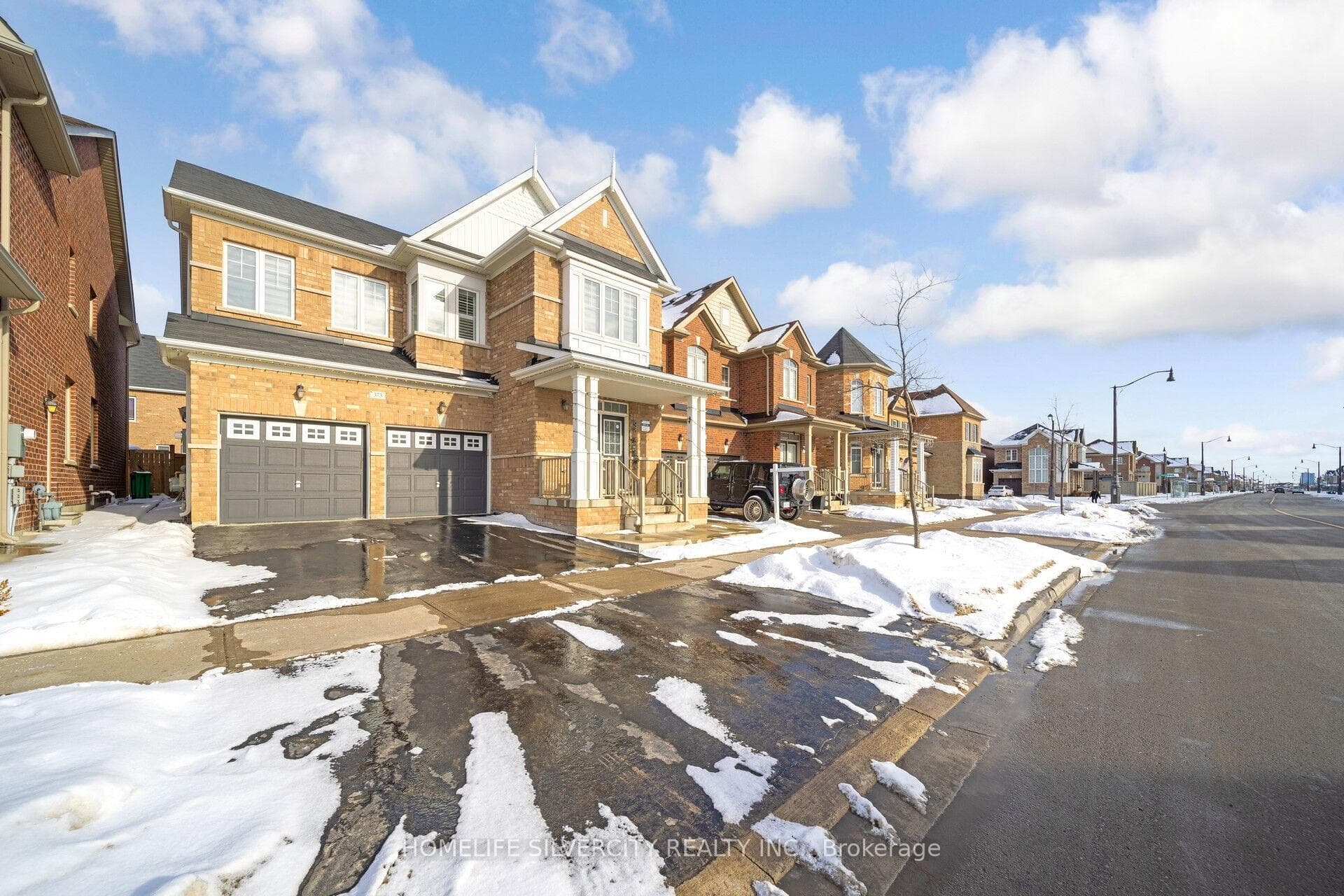 373 Robert Parkinson Drive photo 2