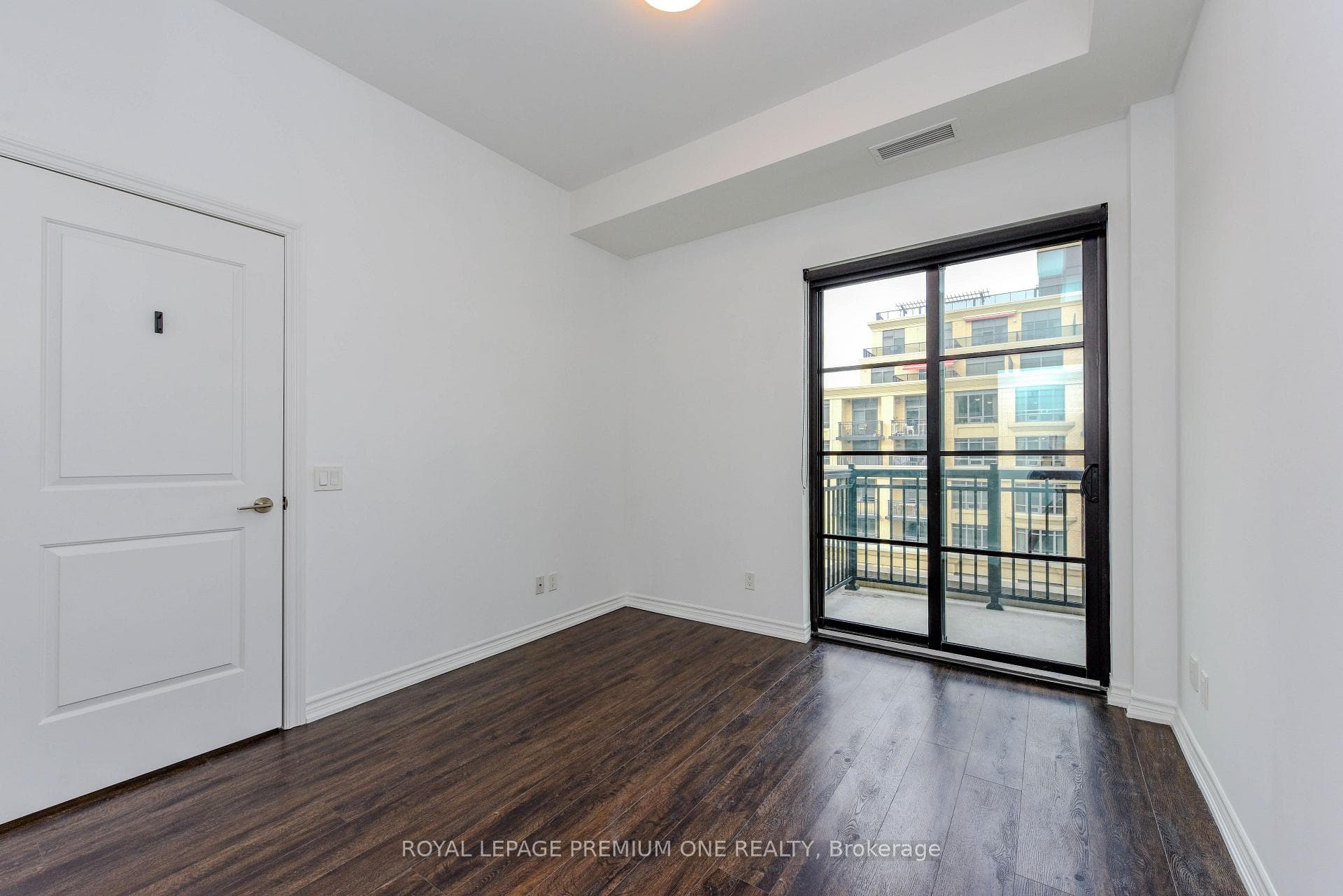 571 Prince Edward Drive Unit 512 photo 32