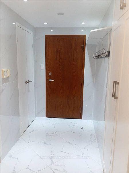 Renovated spacious foyer area