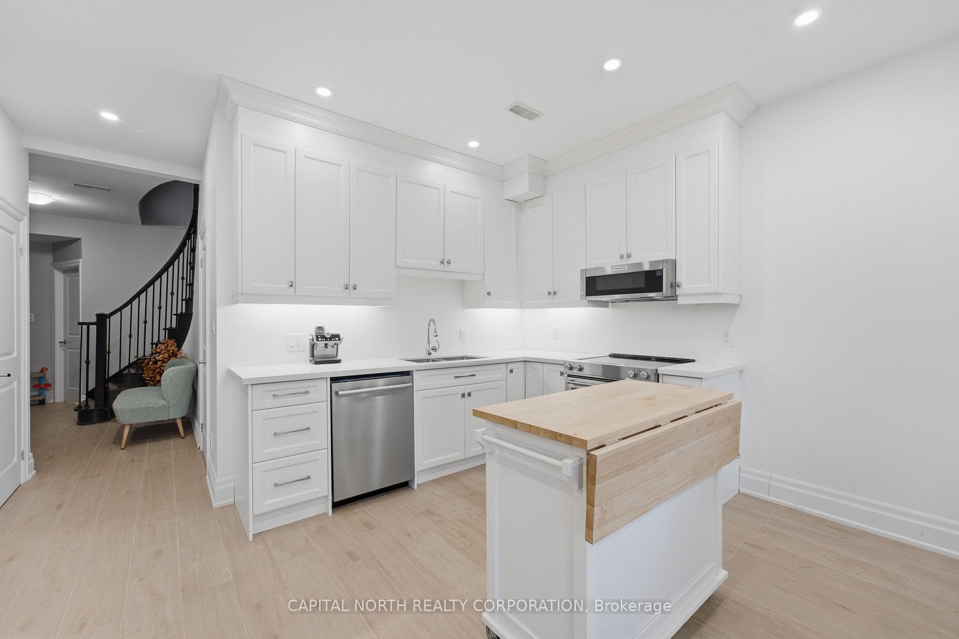 18 Alex Campbell Crescent photo 32