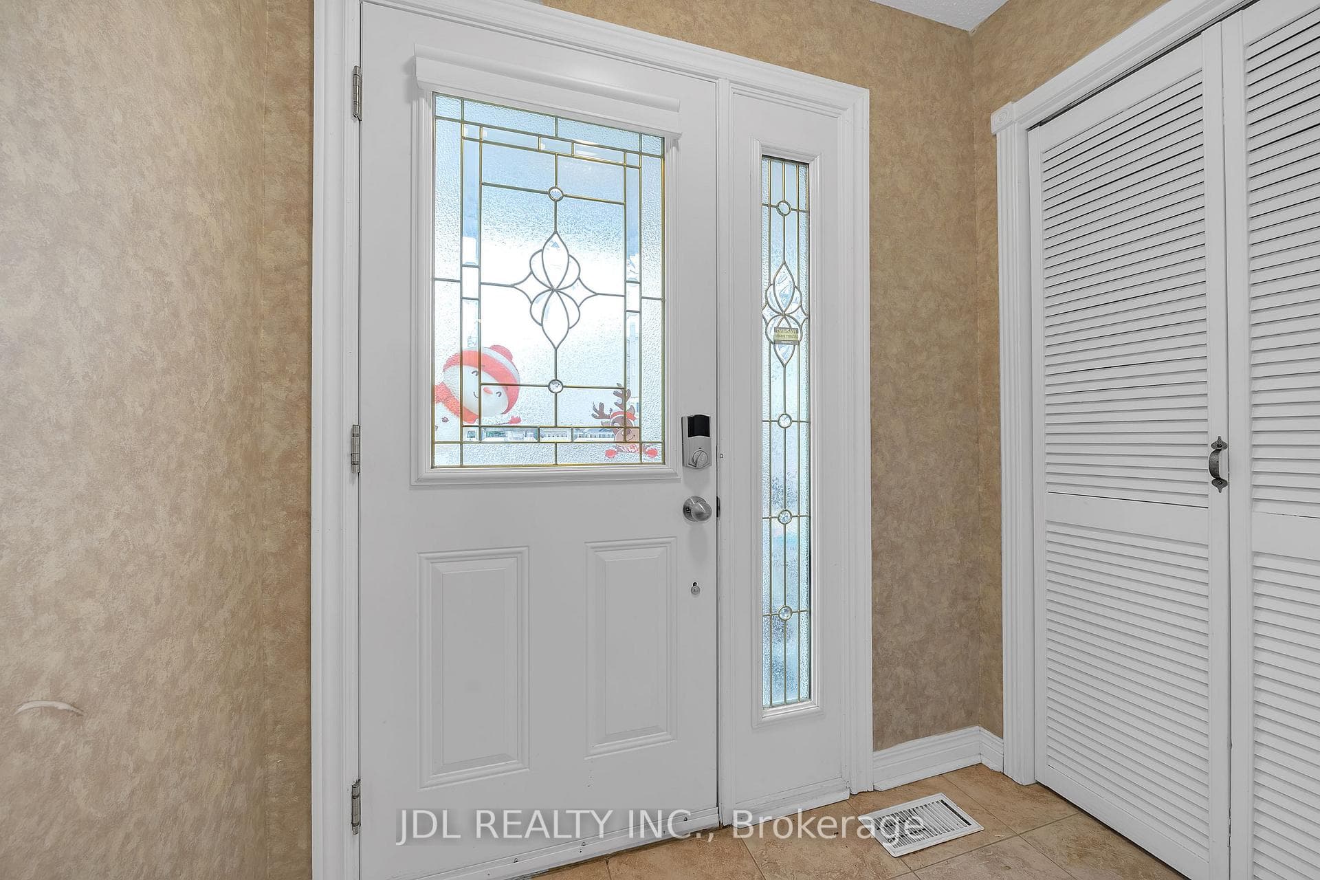 83 Reginald Crescent photo 4