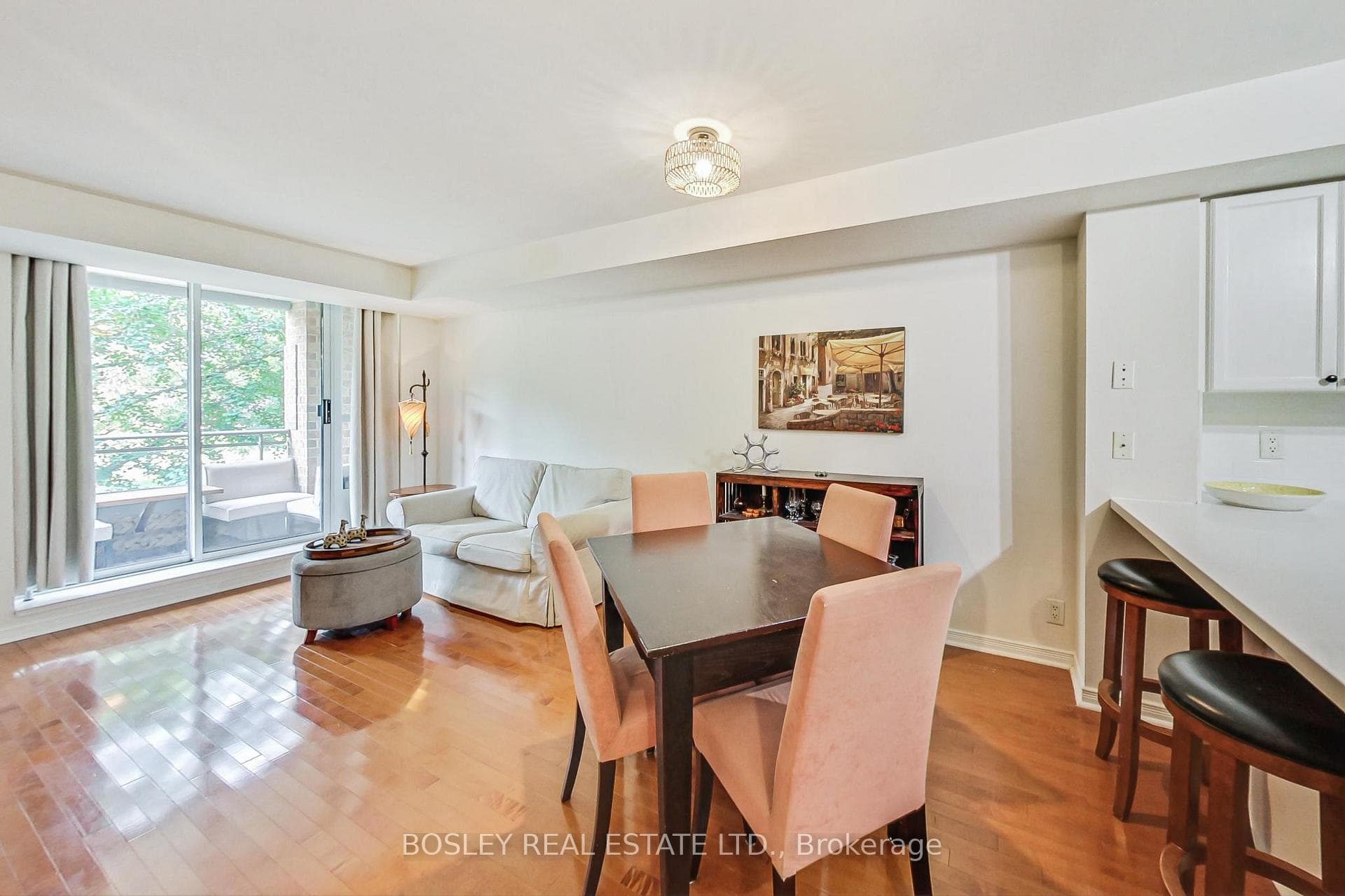 245 Davisville Avenue Unit 207 photo 5
