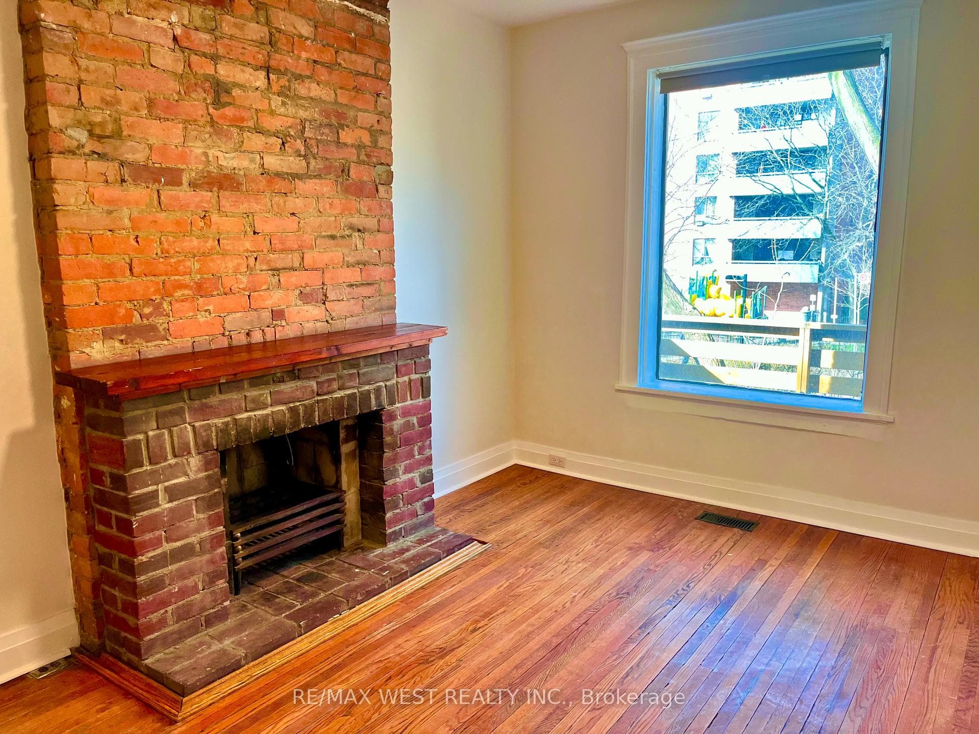 93 Perth Avenue Unit Main photo 3