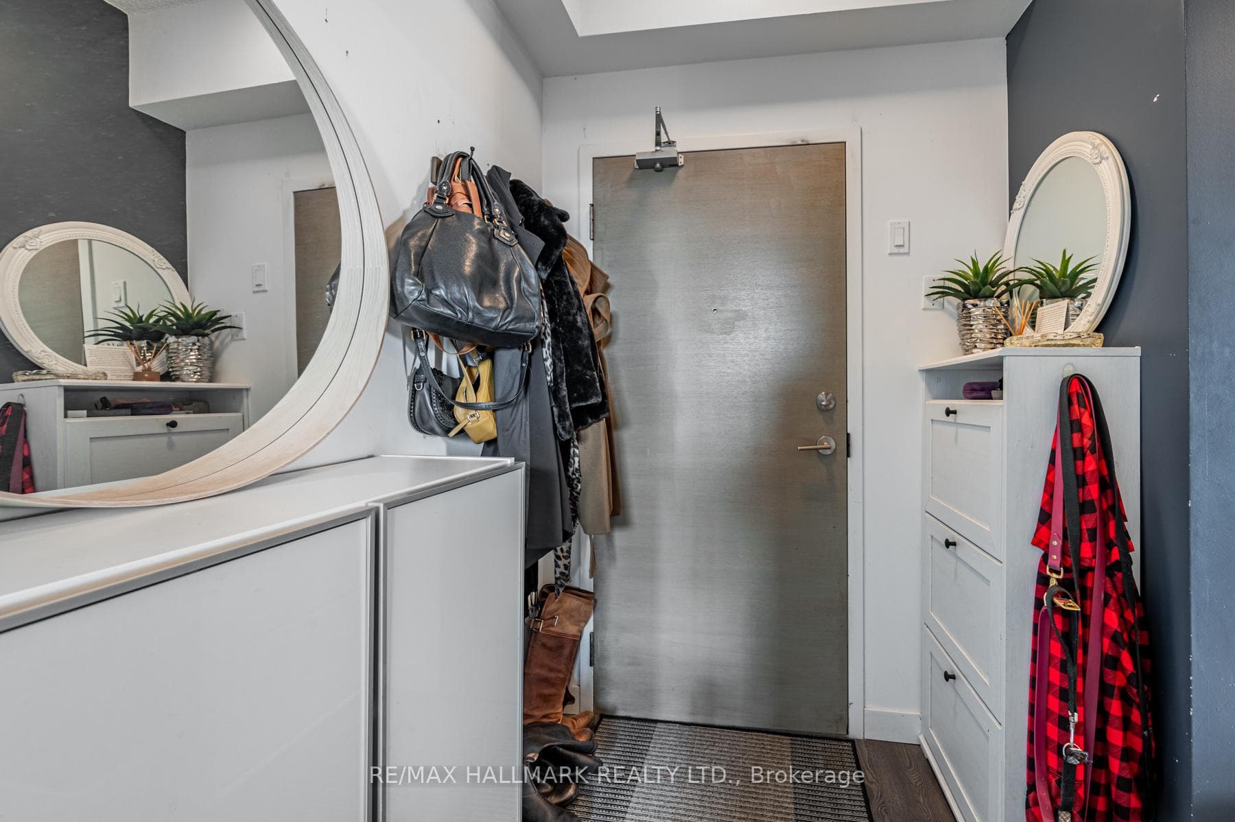 2055 Danforth Avenue Unit 506 photo 2
