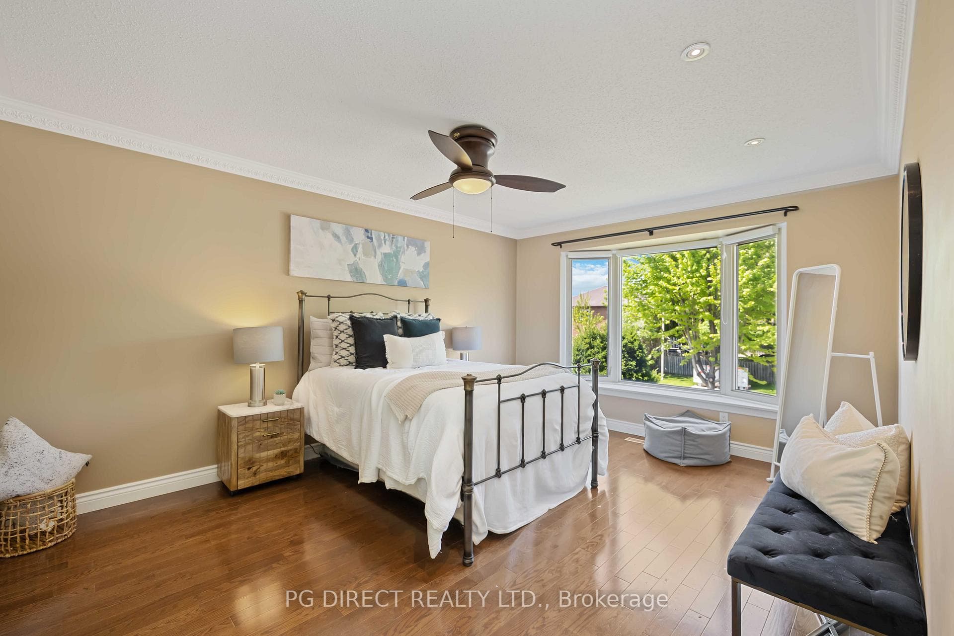 80 Henderson Drive photo 11