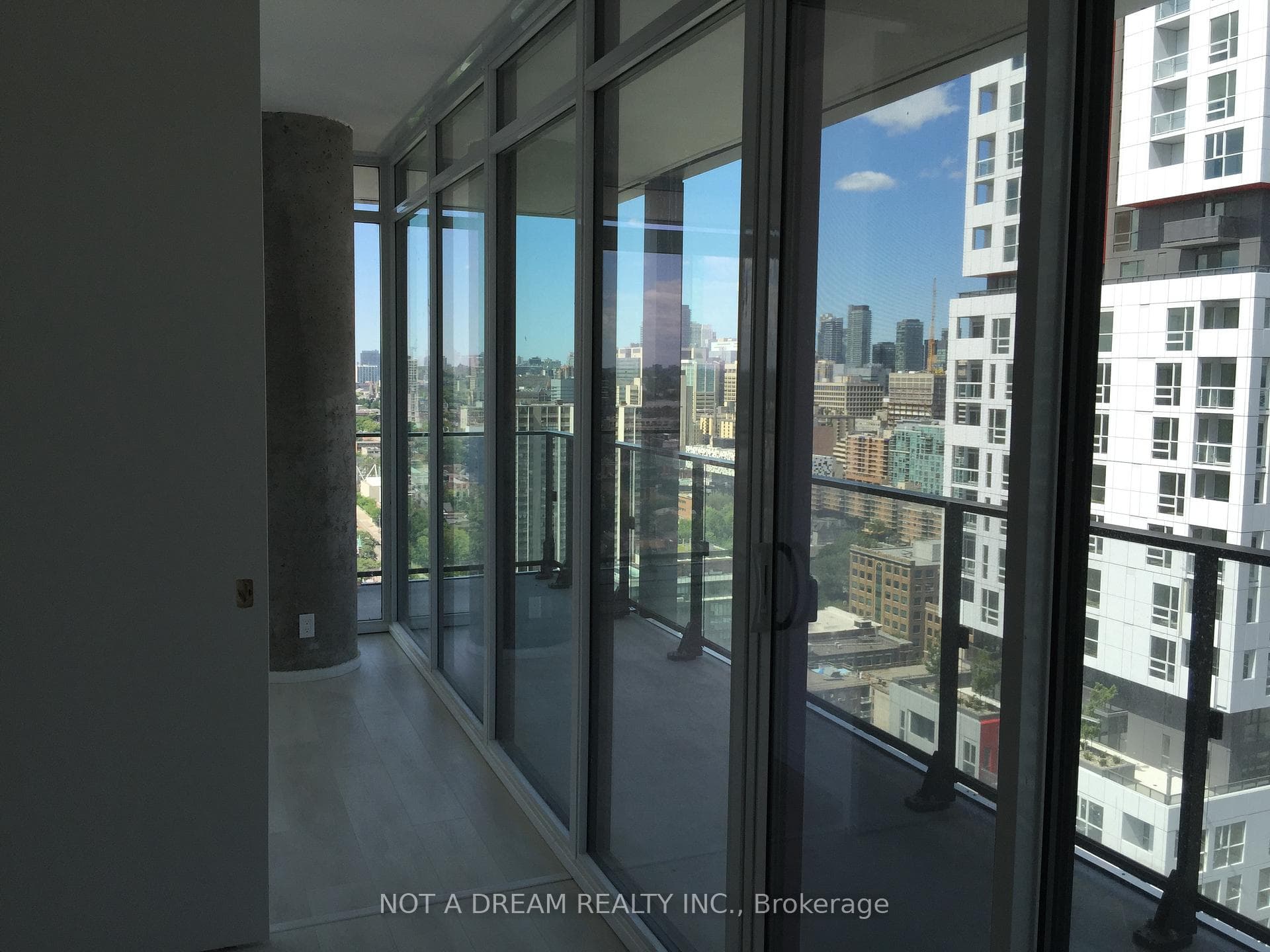 125 Peter Street Unit 2408 photo 9