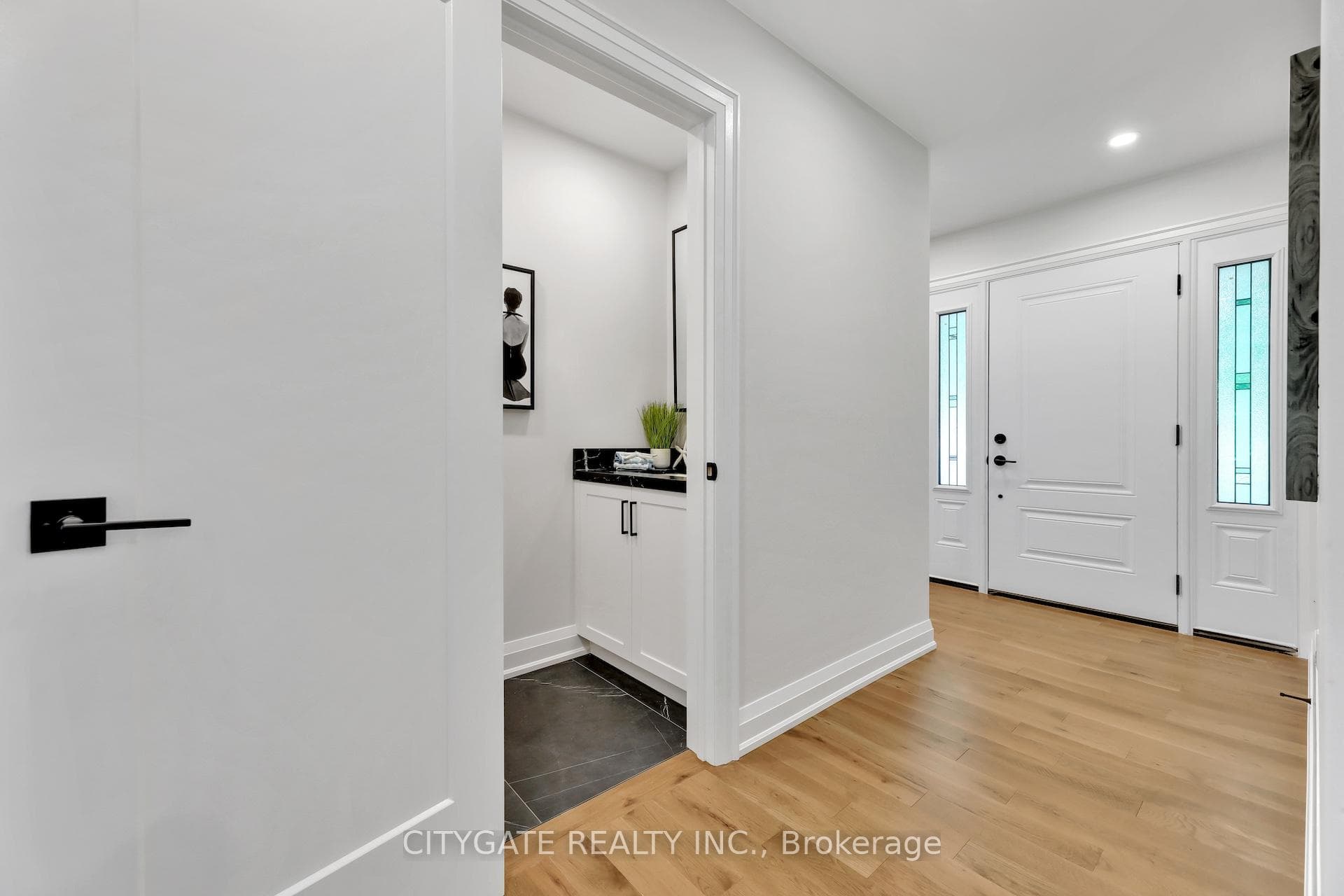 1795 Centre Road photo 27