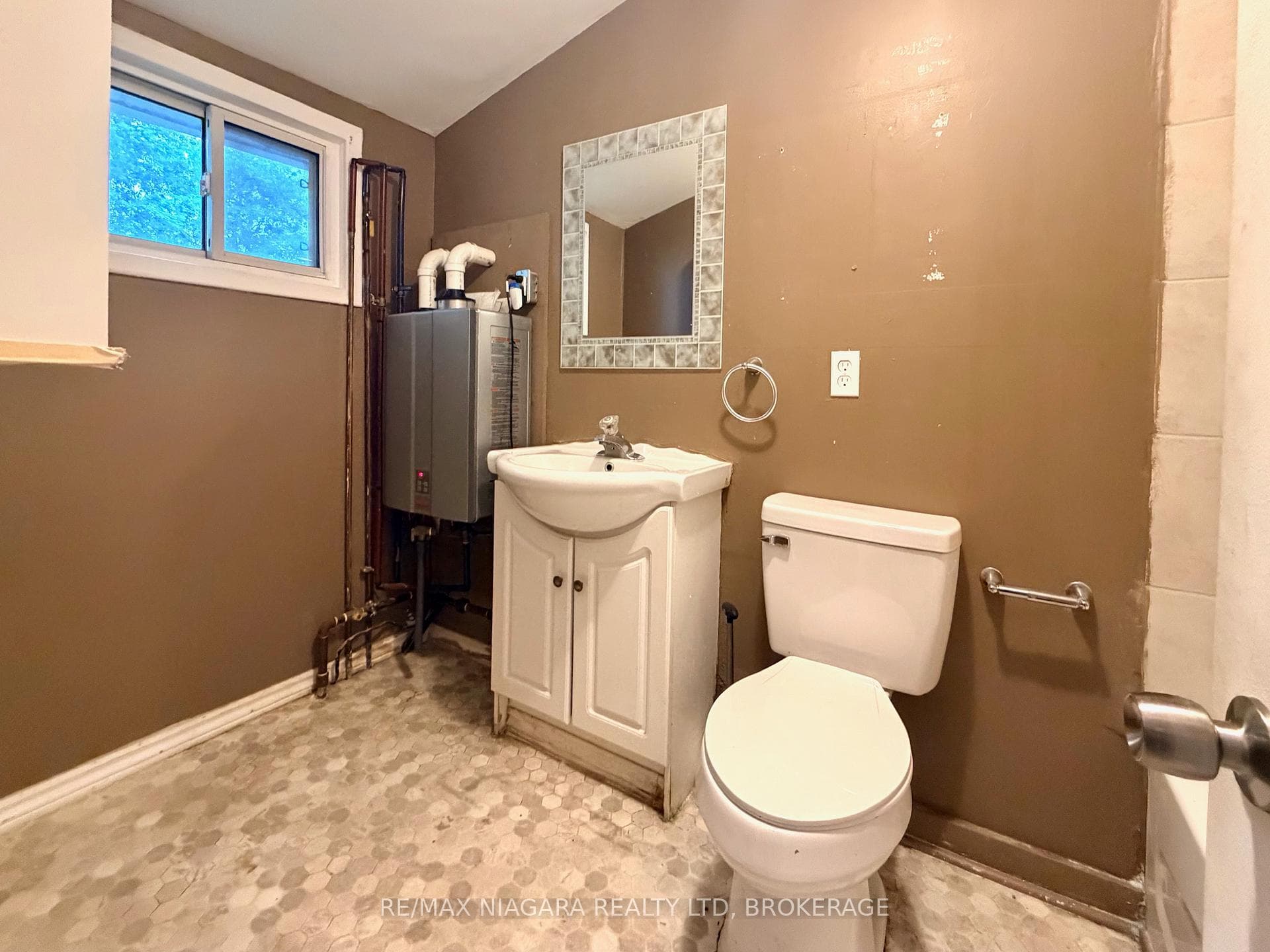 4103 Dyson Avenue photo 8