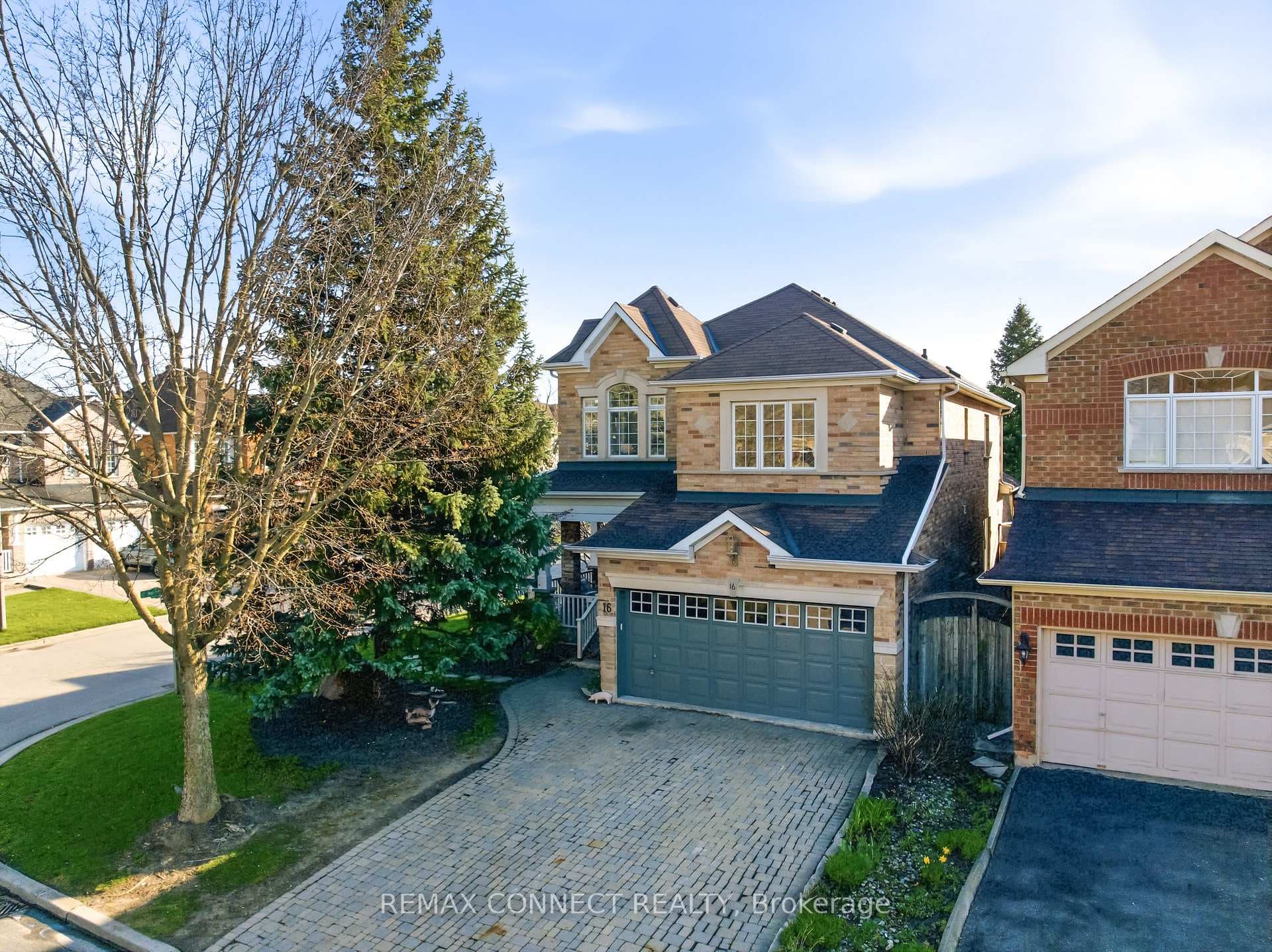 16 White Cedar Drive photo 2