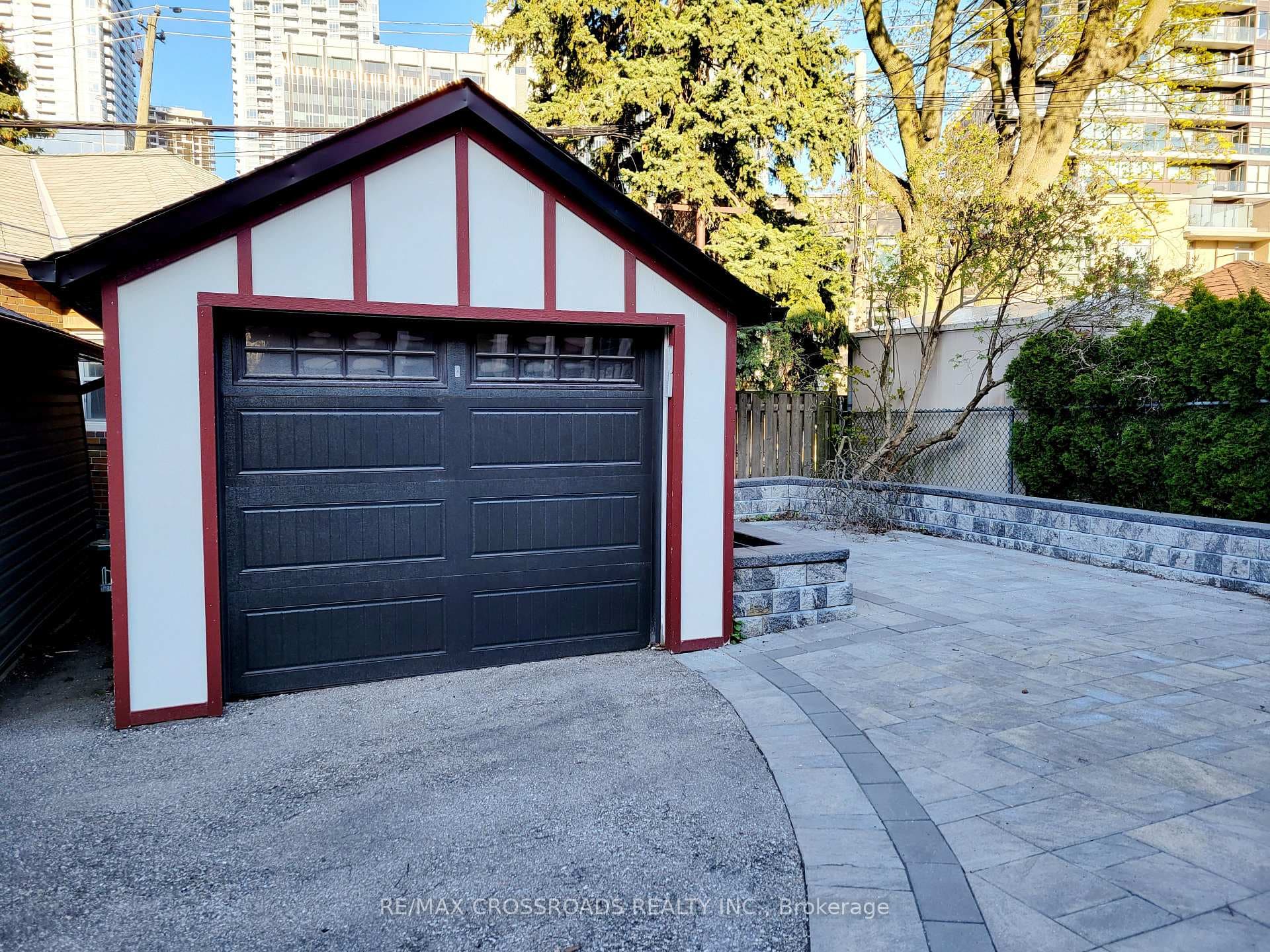 11 Maxwell Avenue photo 18