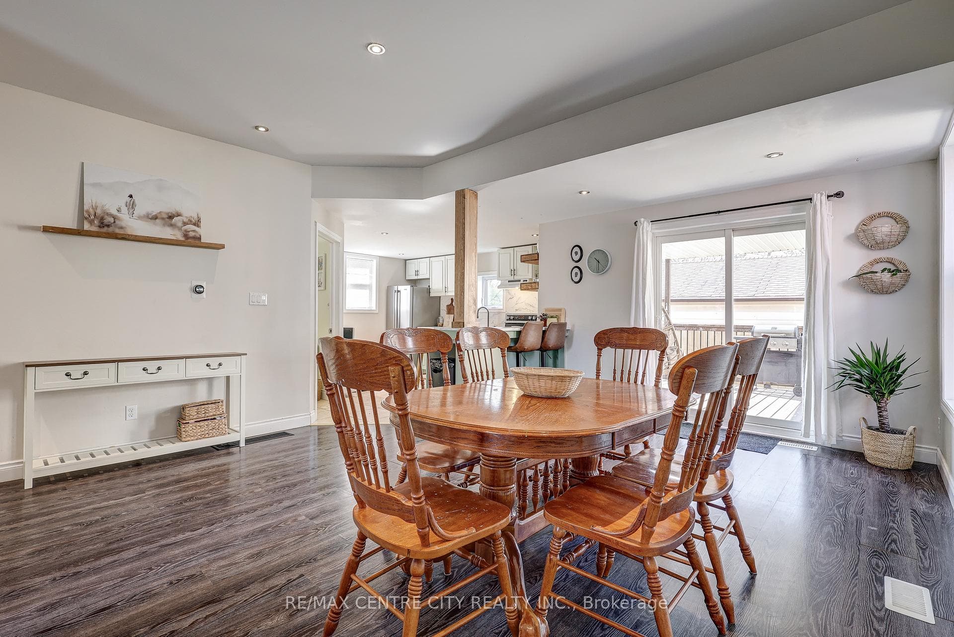 24 St Annes Place photo 14