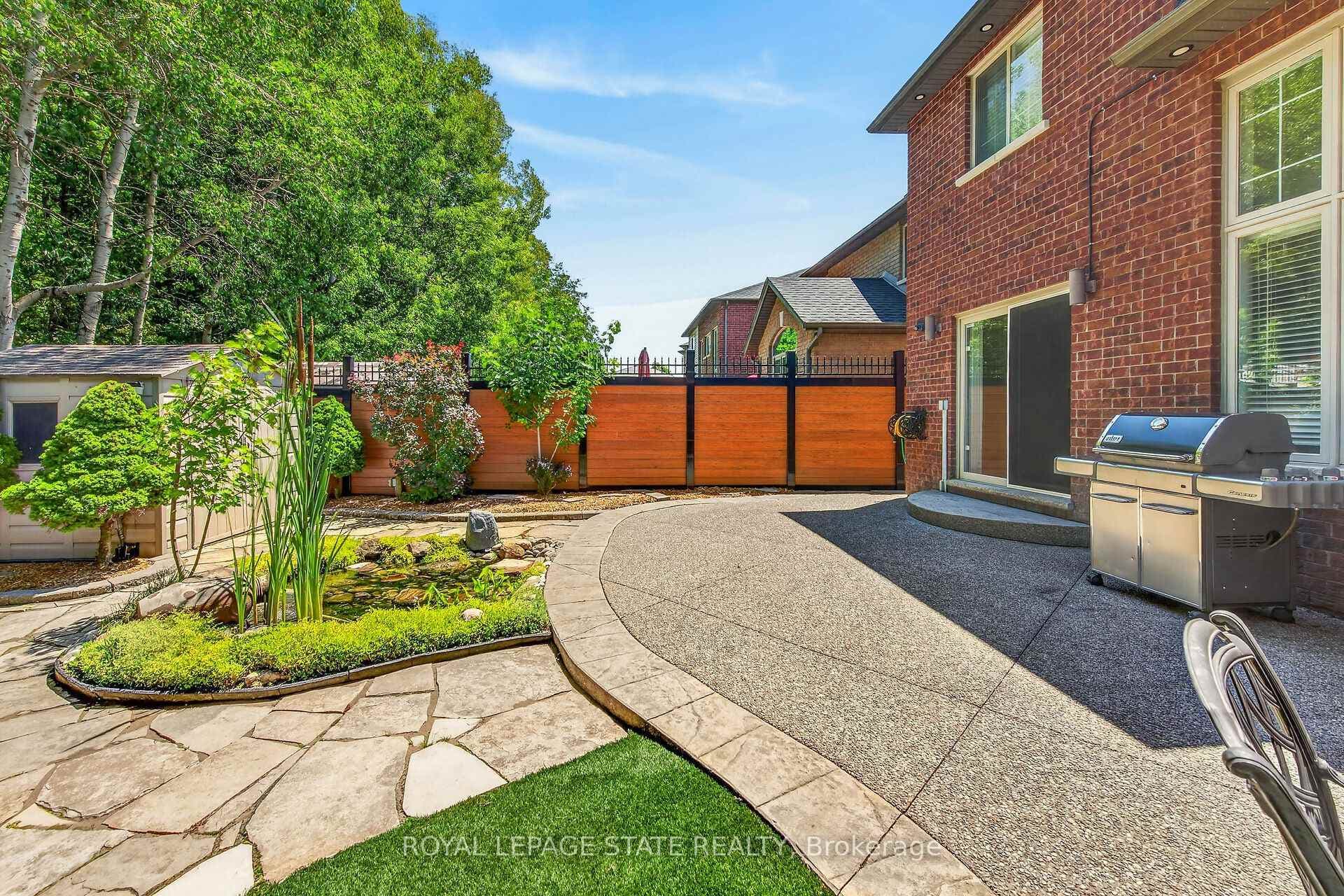 160 Wills Crescent photo 50