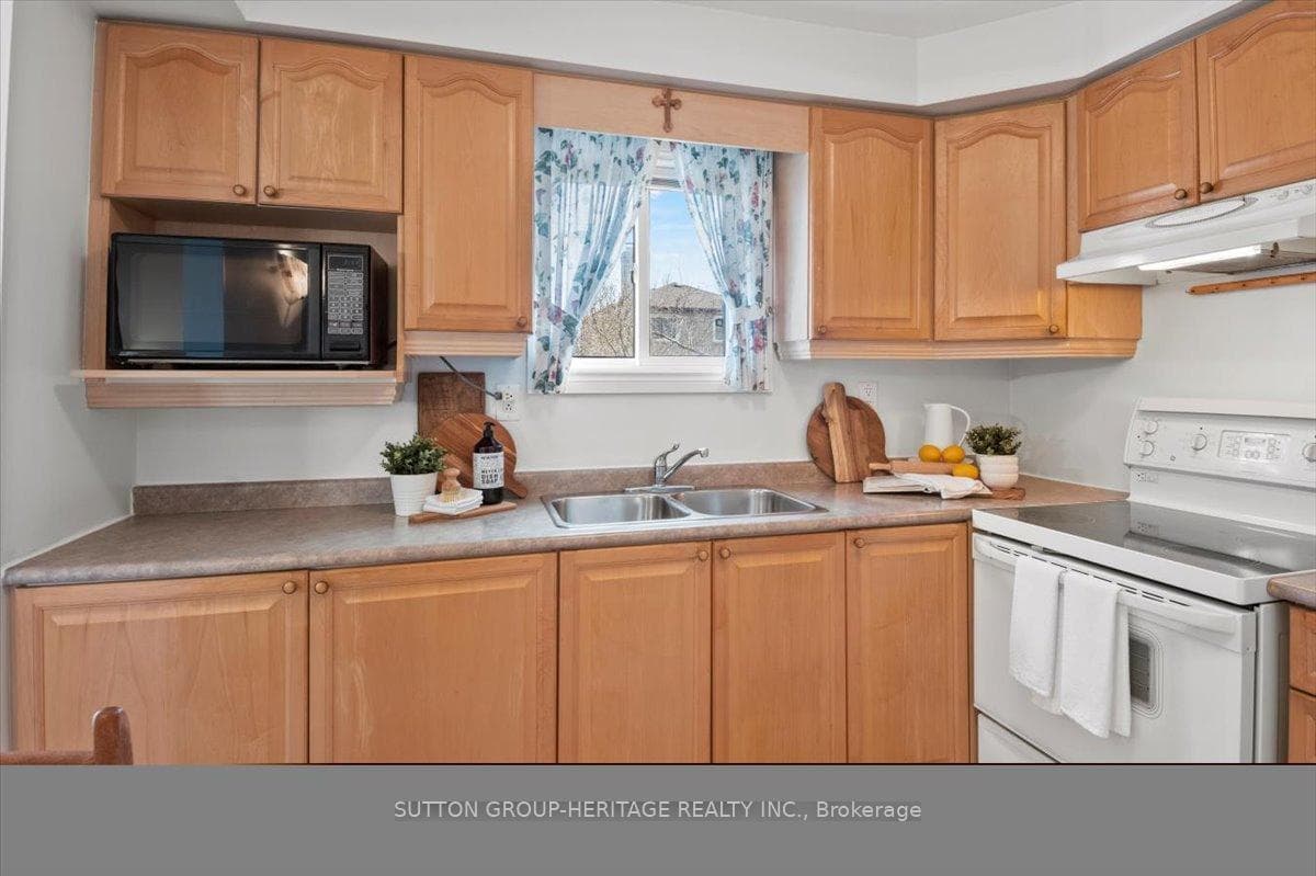 36 Fisher Crescent photo 15