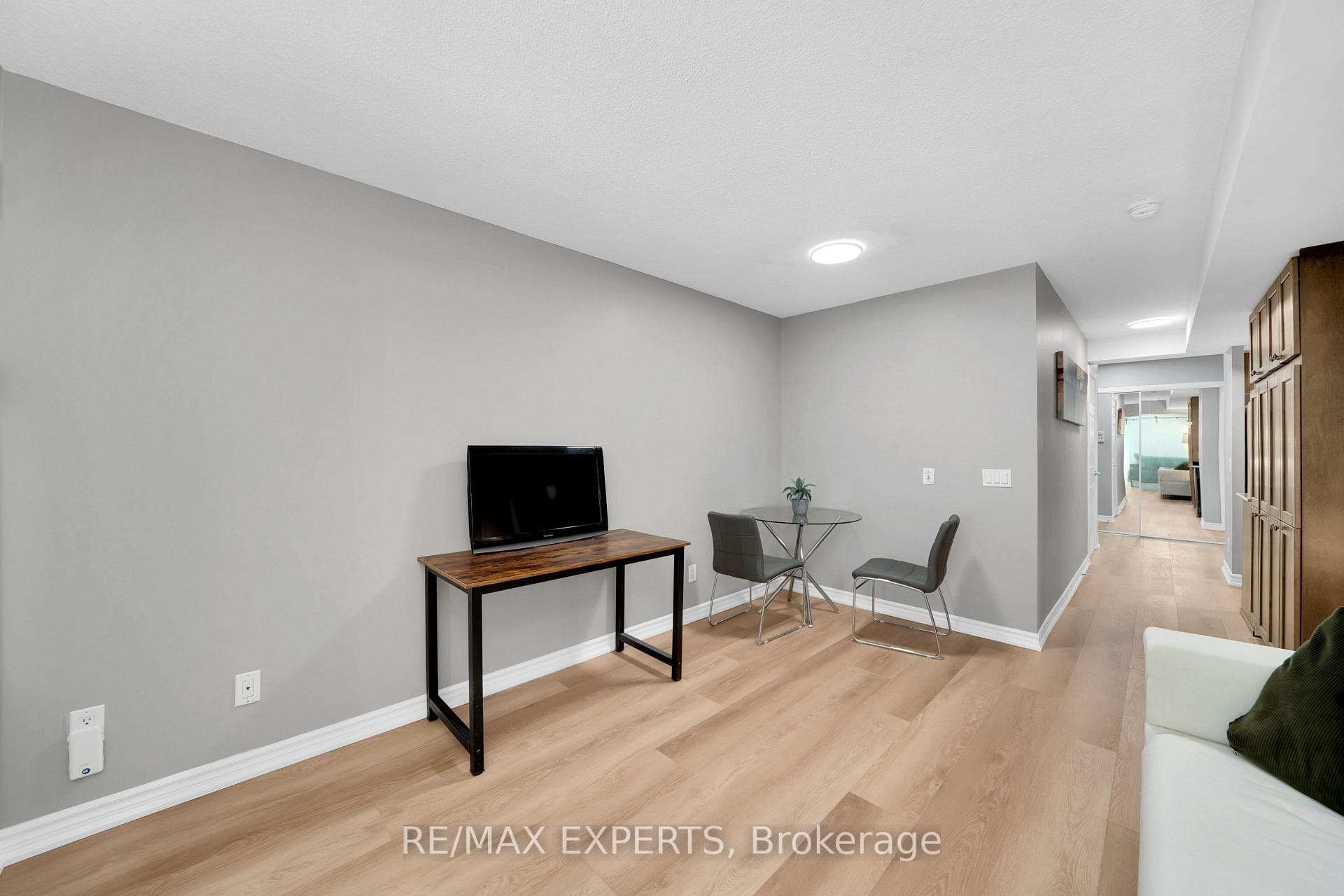 763 Bay Street Unit 307 photo 16