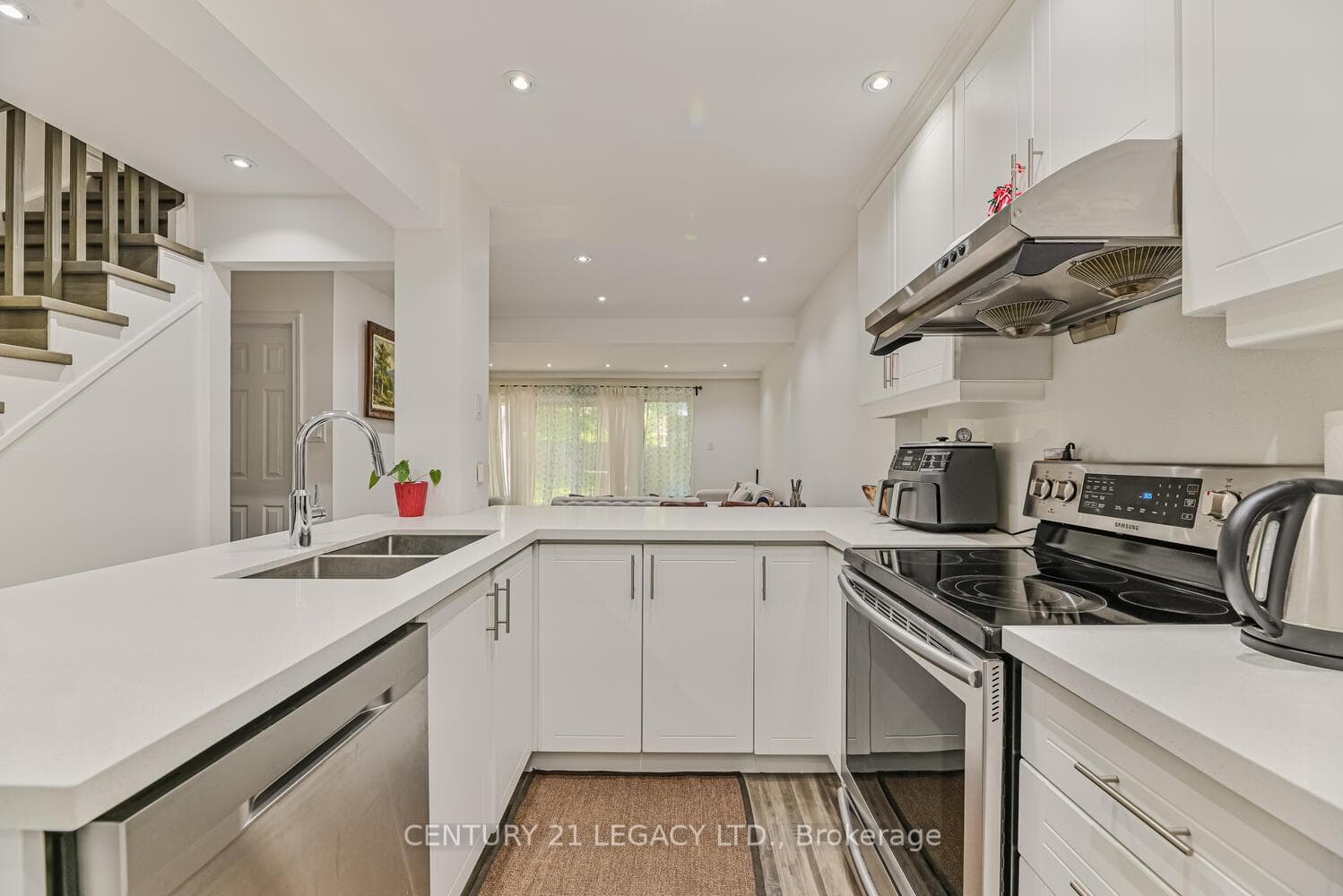 743 Steeles Avenue Unit 34 photo 7