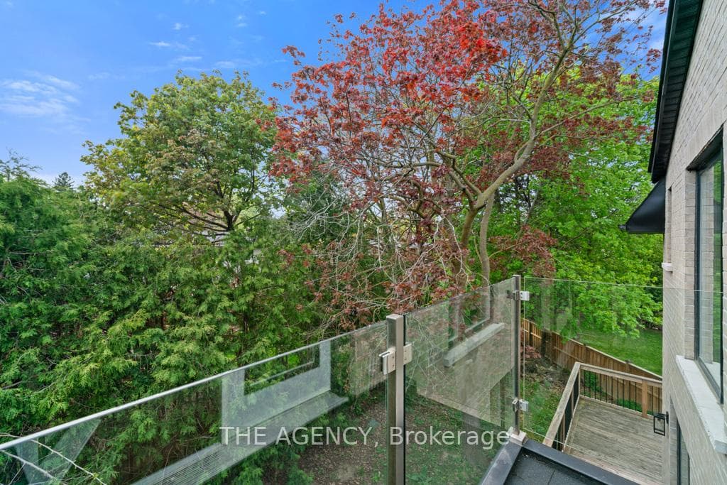 8 Frivick Court photo 30