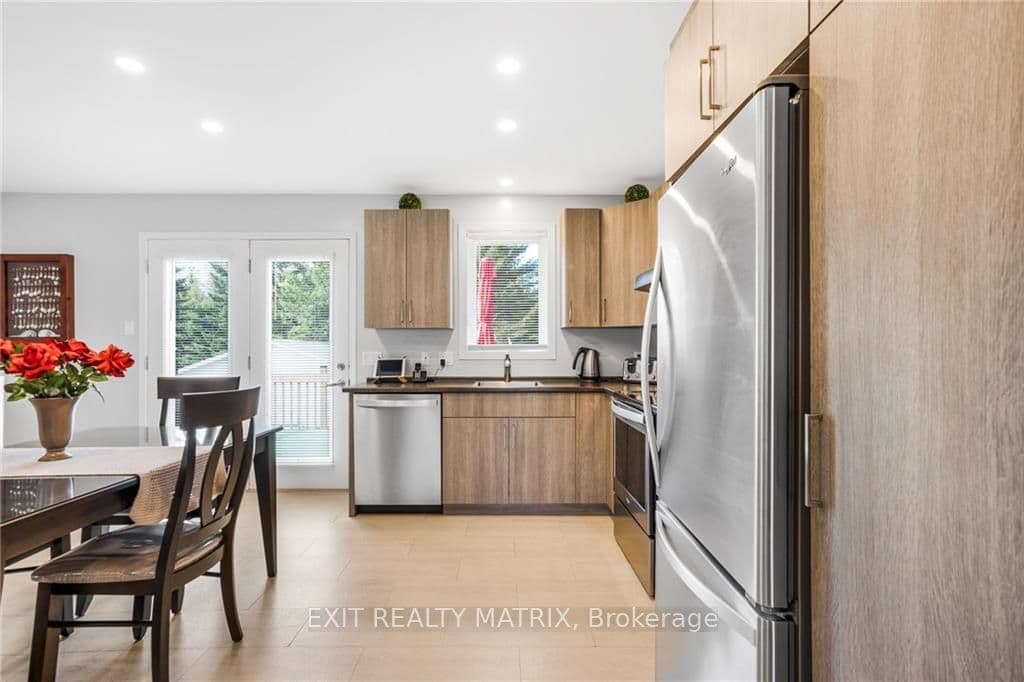 644 STATION Road photo 16