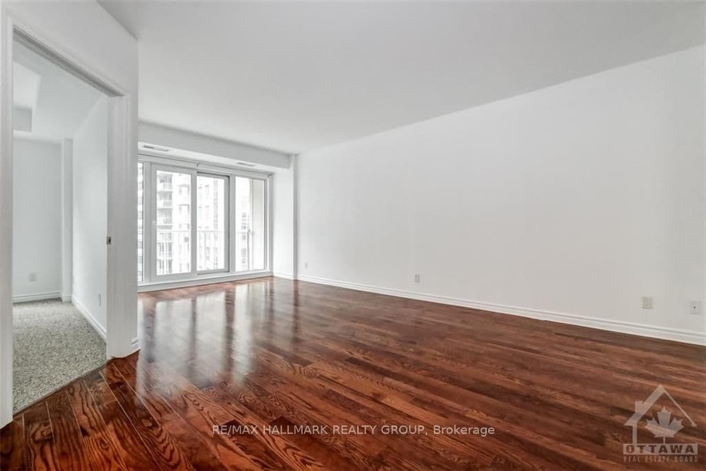 234 RIDEAU Street Unit 1105 photo 9