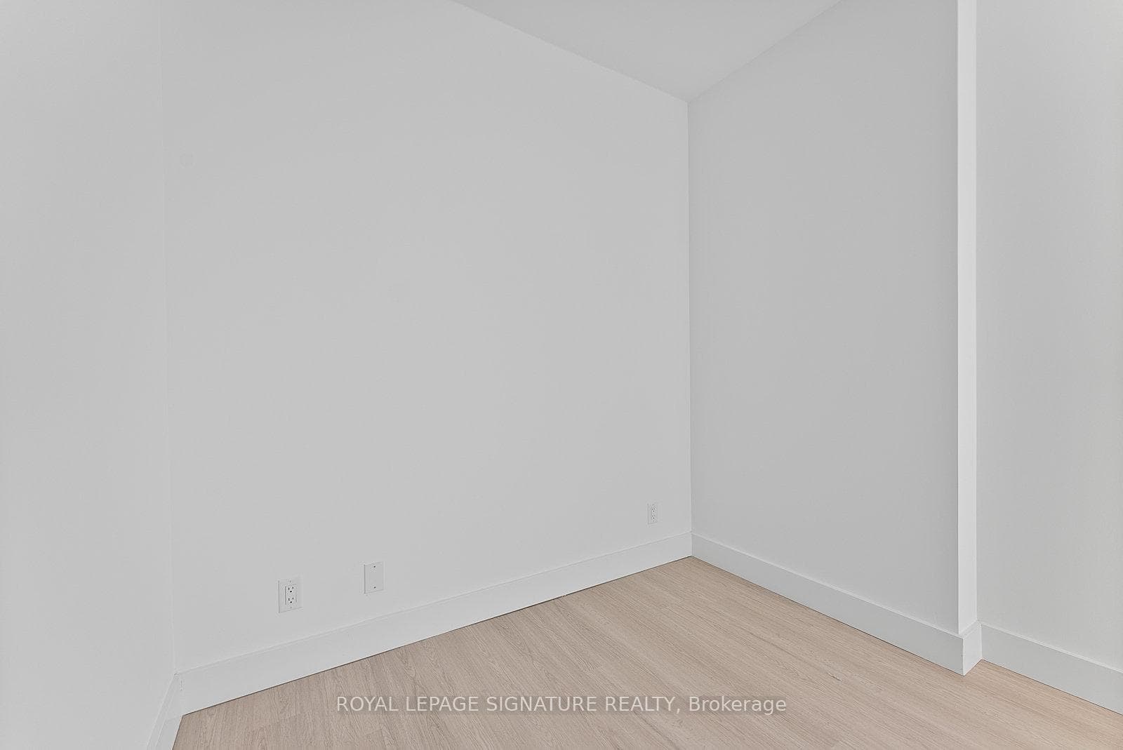 625 Sheppard Avenue Unit 529 photo 32