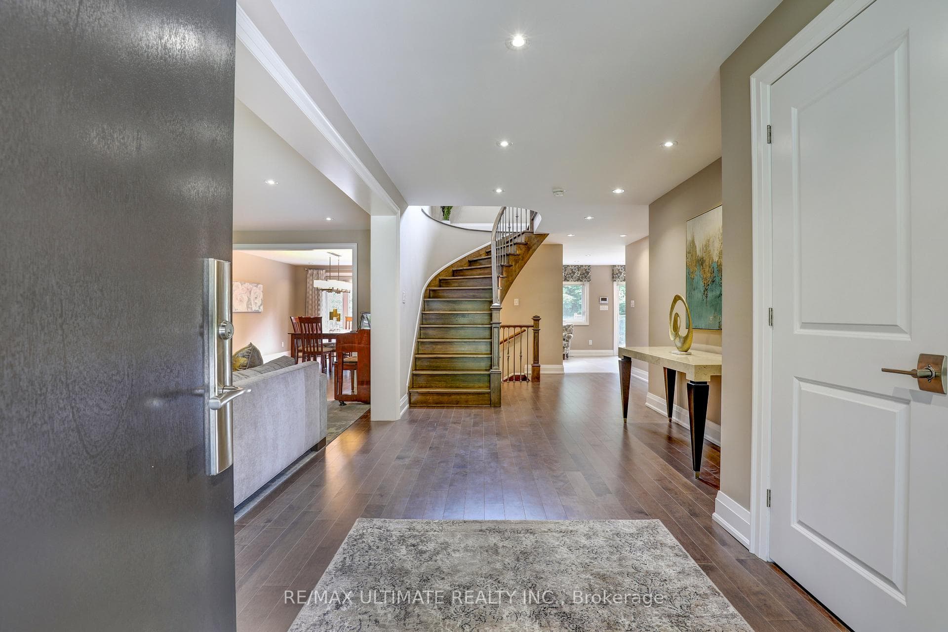 142 Abbeywood Trail photo 2