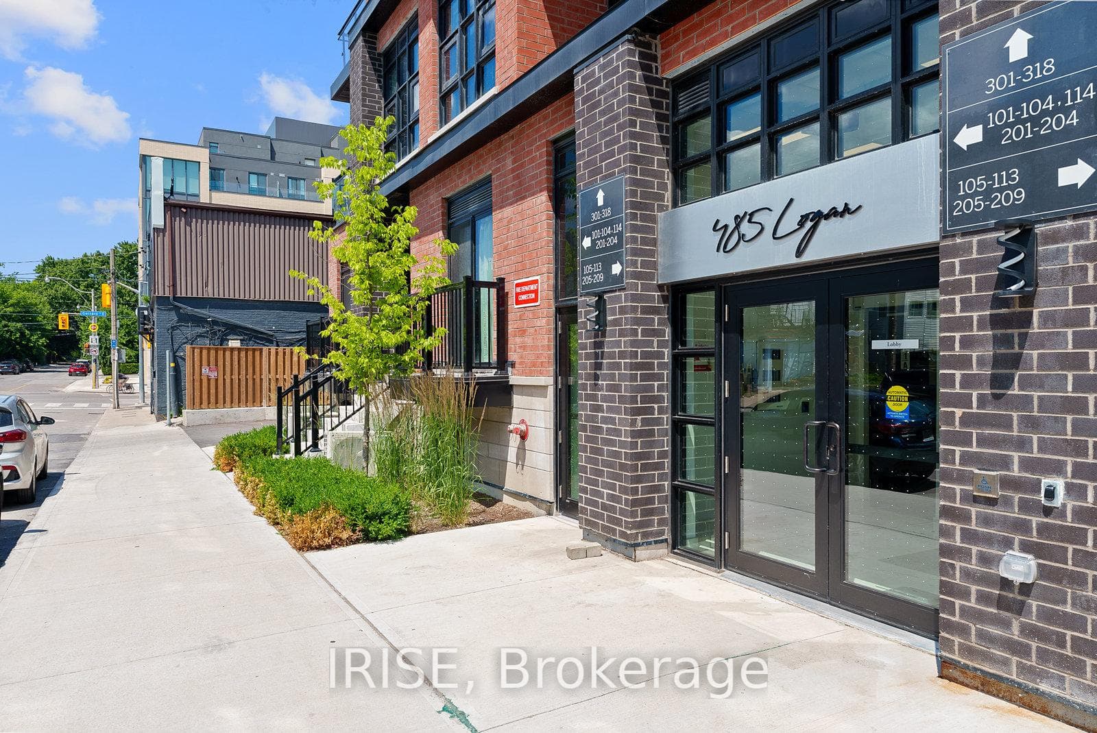 485 Logan Avenue Unit 305 photo 5