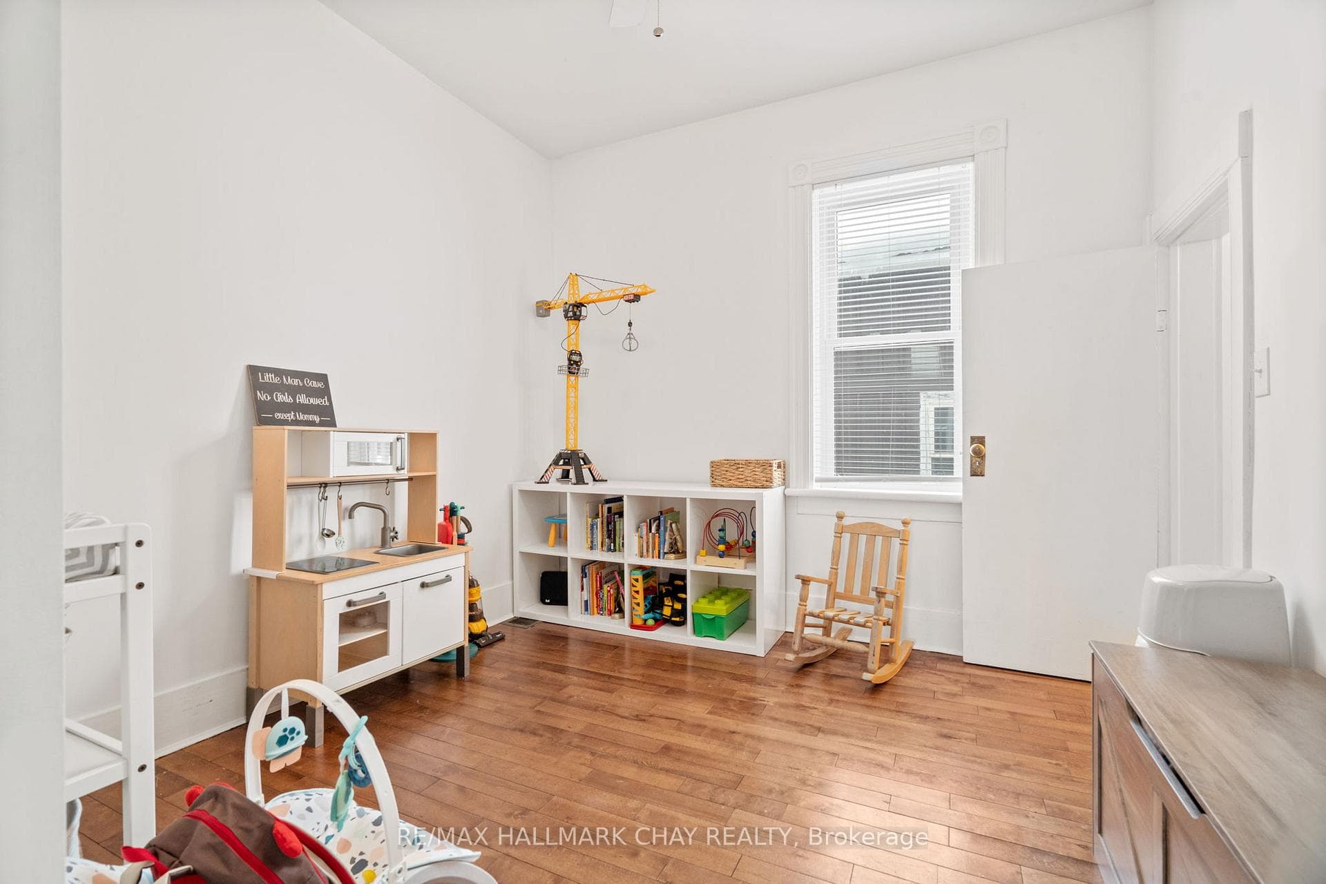 10 Albert Street photo 5