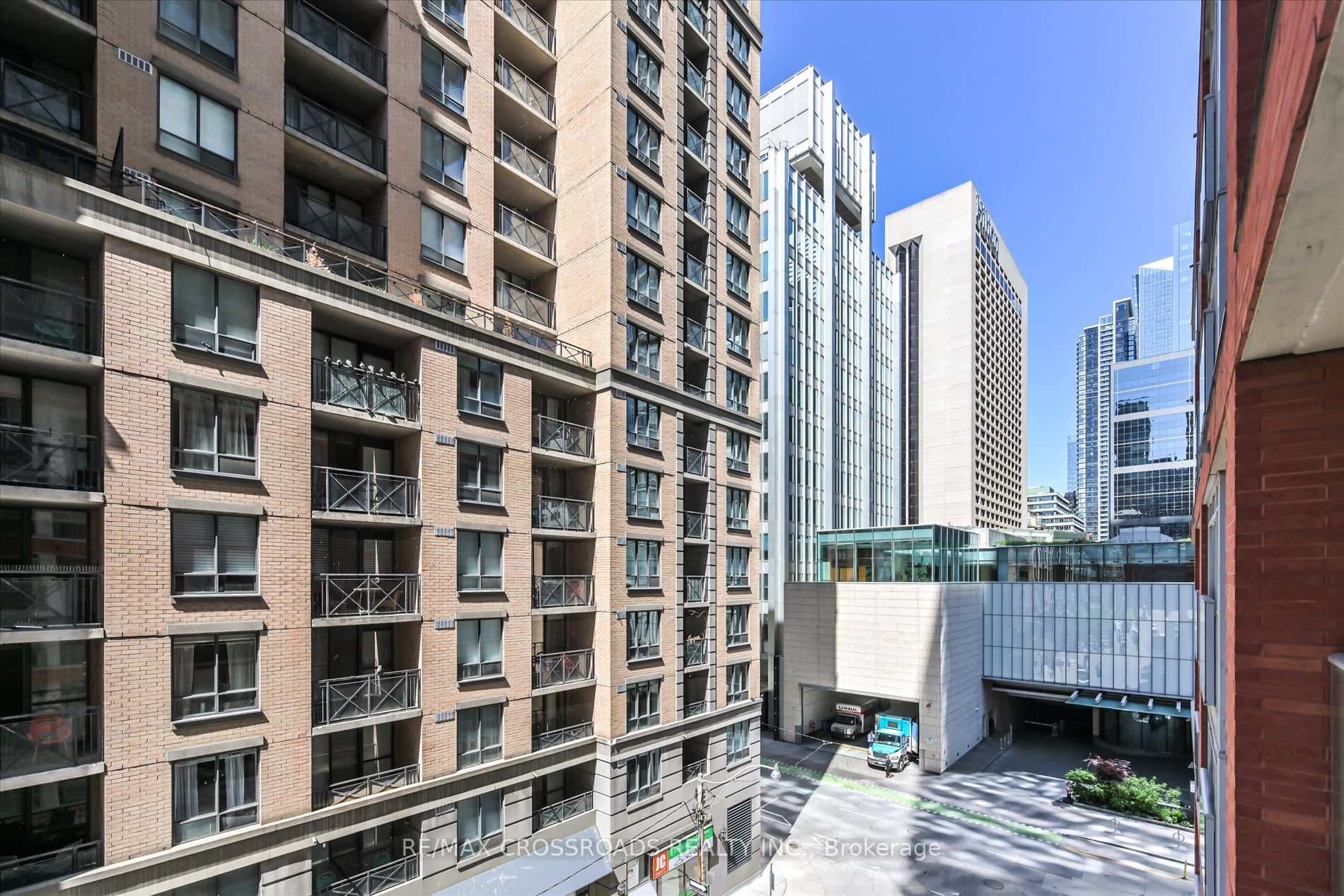 126 Simcoe Street Unit 506 photo 20