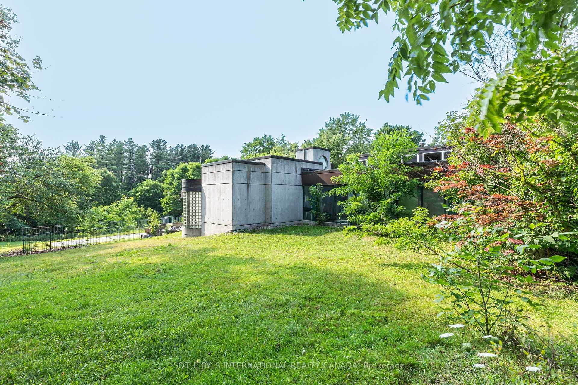 112 Westwood Lane photo 4