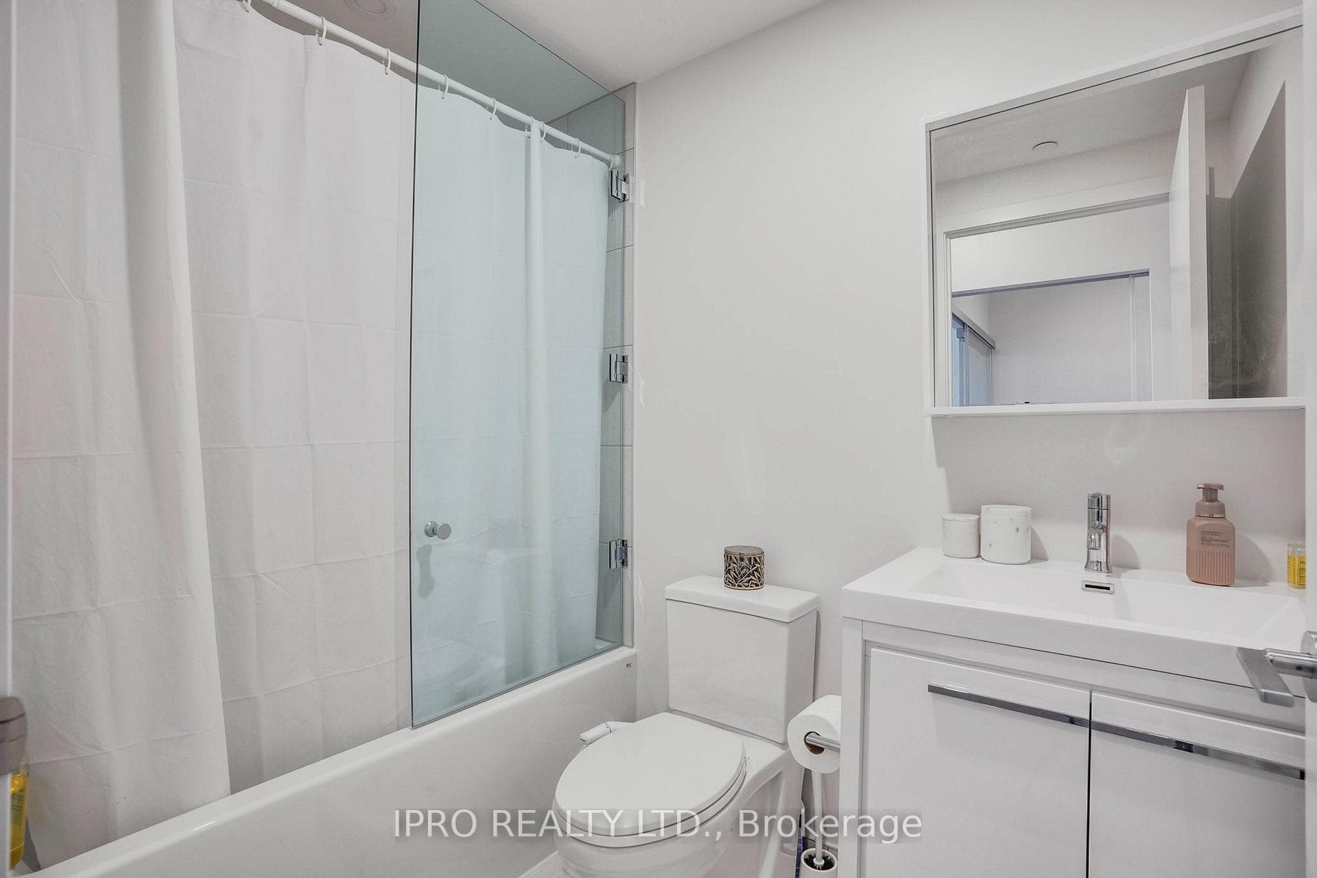 212 King William Street Unit 1217 photo 18